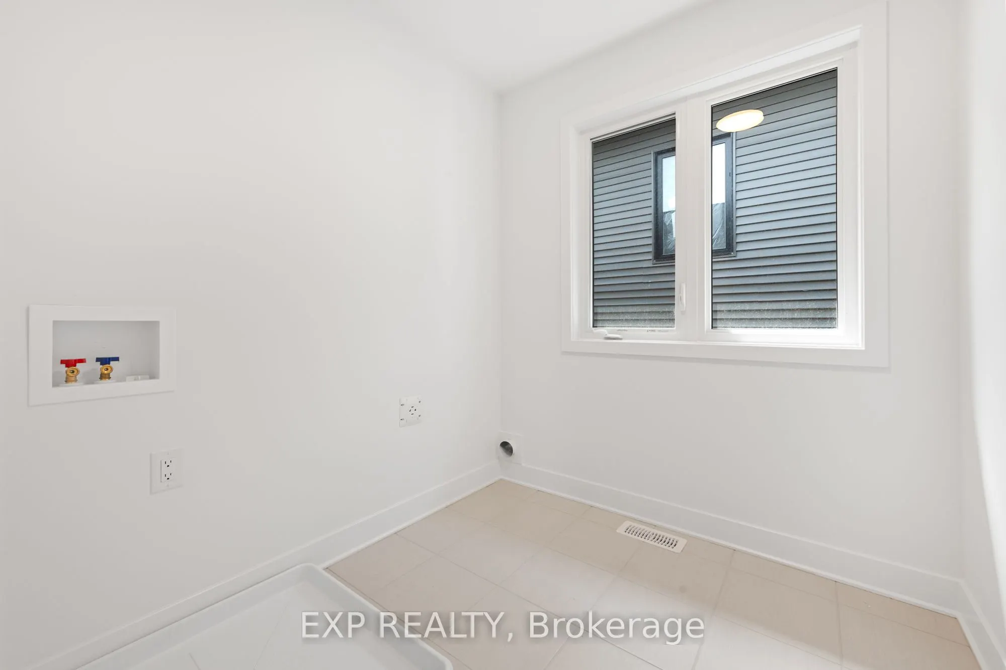 804 Ninaatik Place