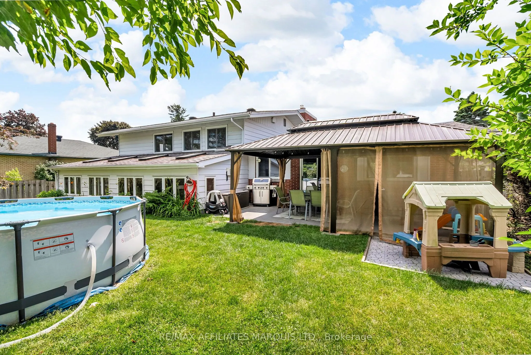 219 Pescod Avenue