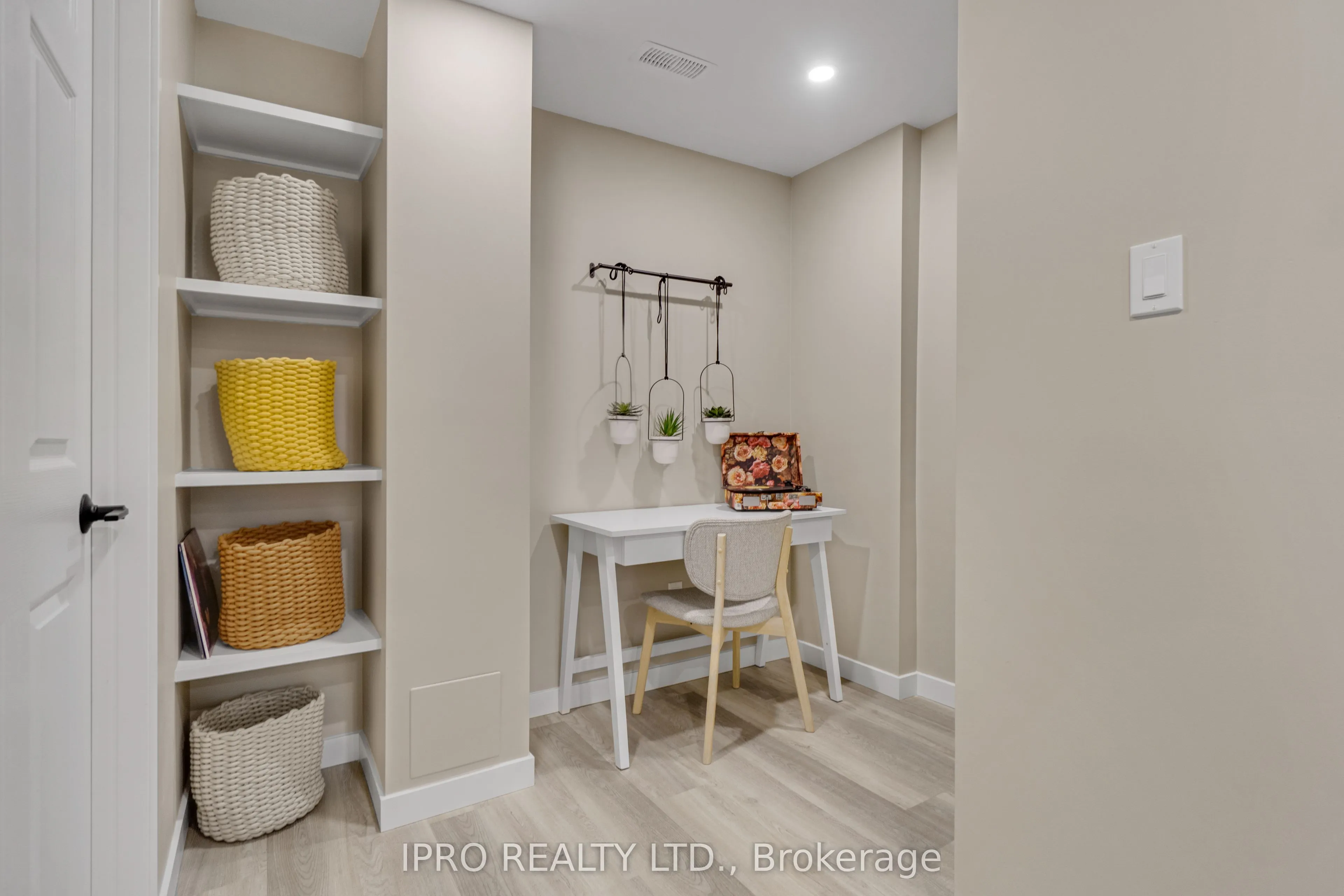 219 Dundas Street E, #46