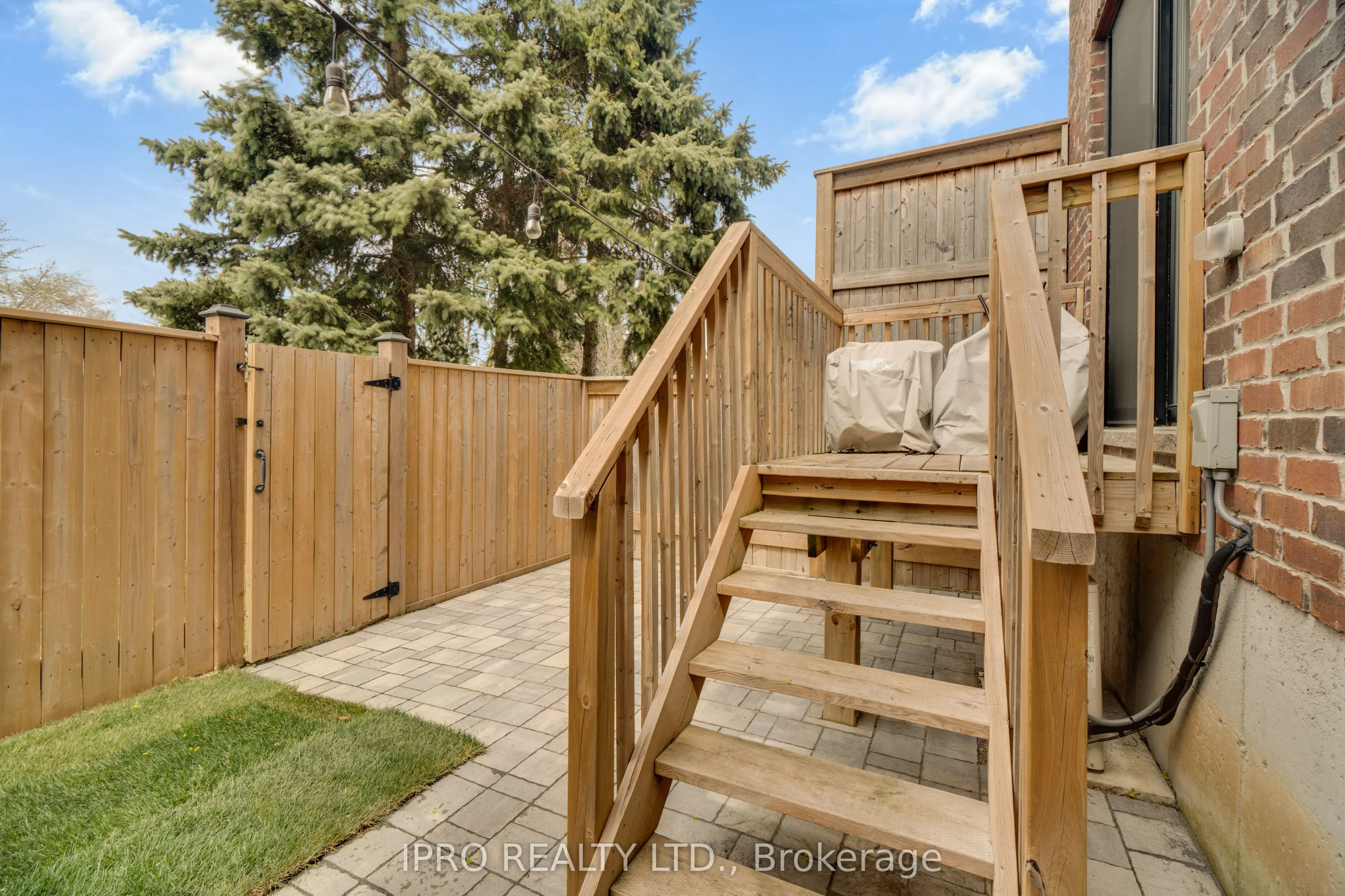 219 Dundas Street E, #46