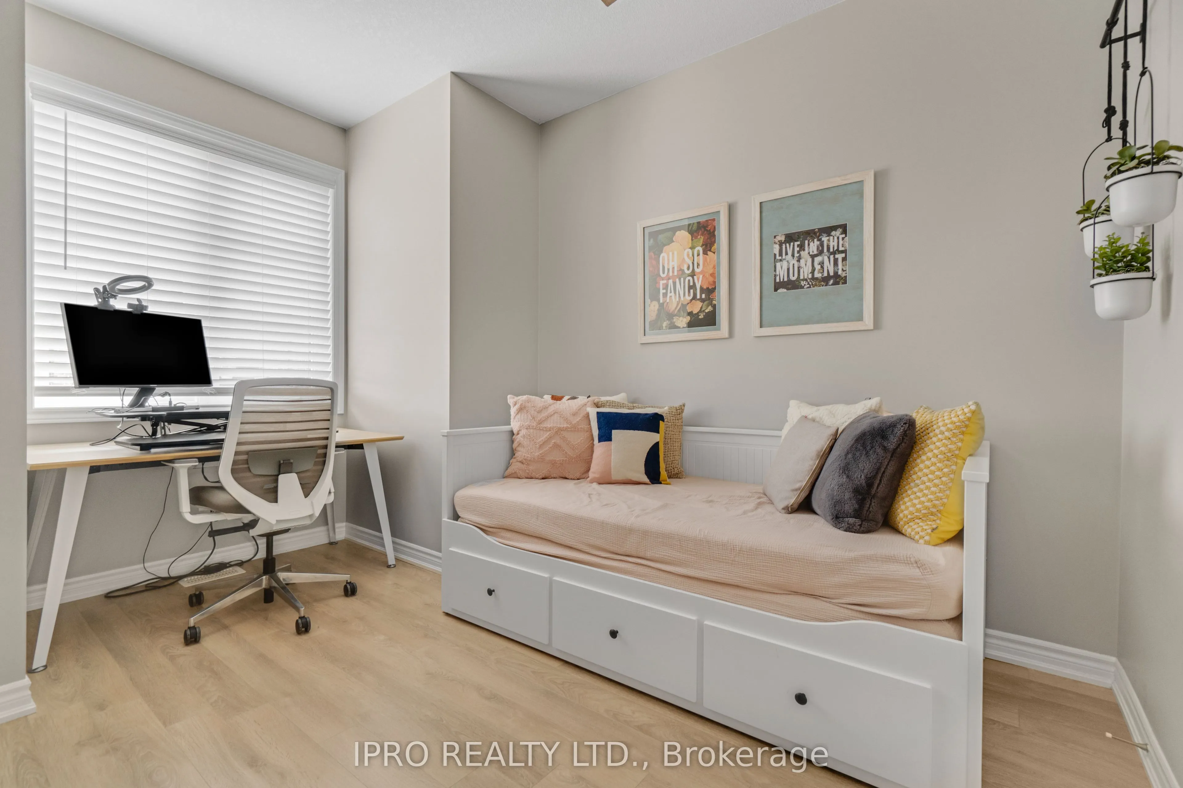219 Dundas Street E, #46