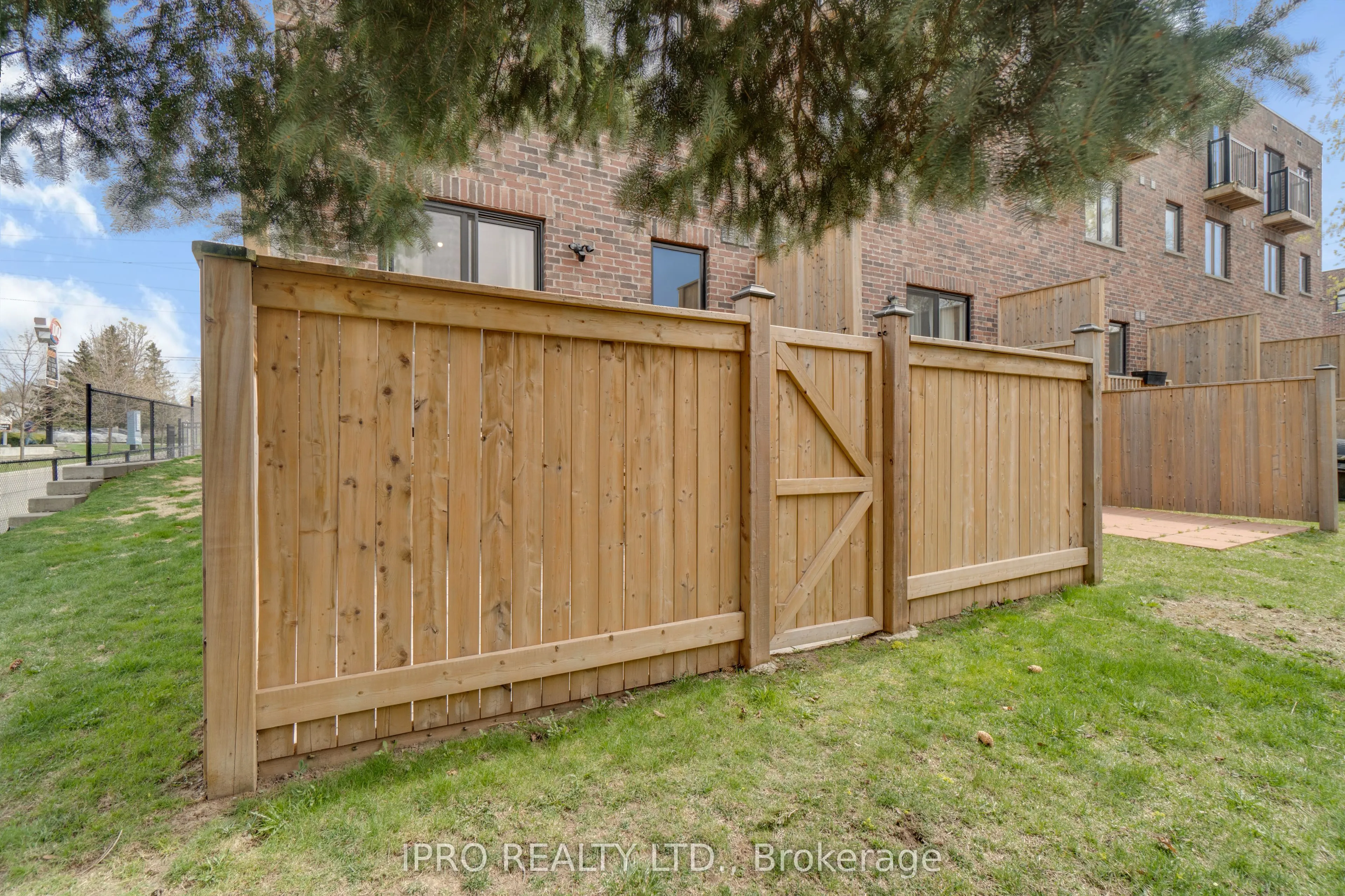 219 Dundas Street E, #46