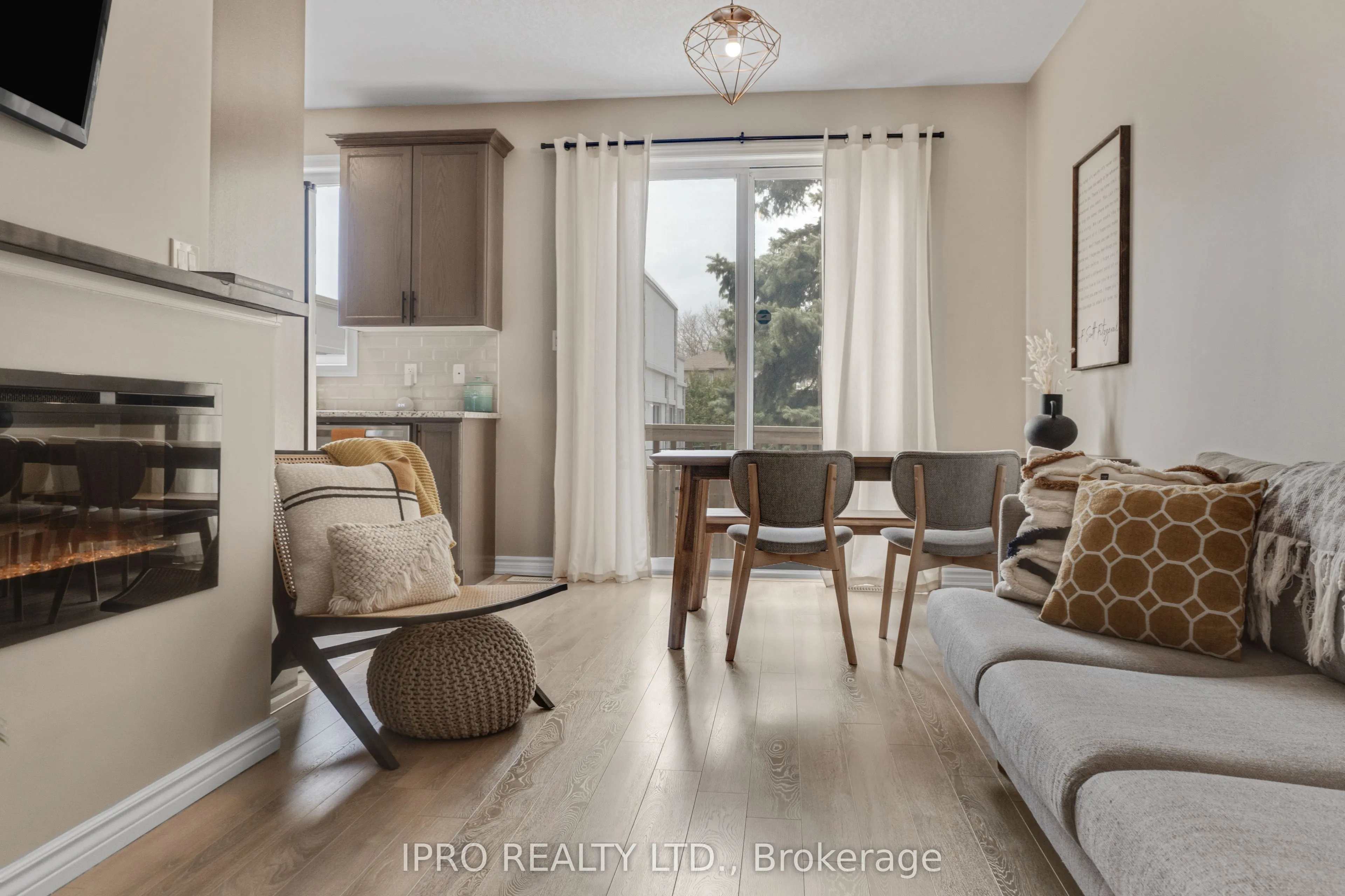 219 Dundas Street E, #46