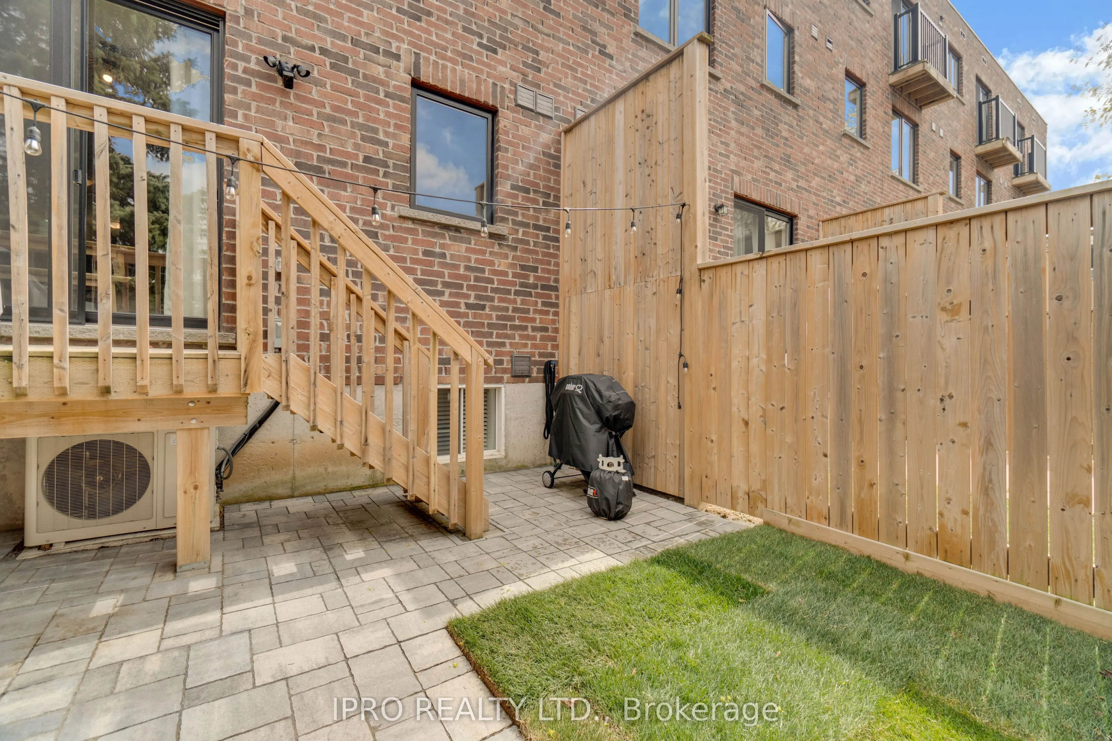 219 Dundas Street E, #46