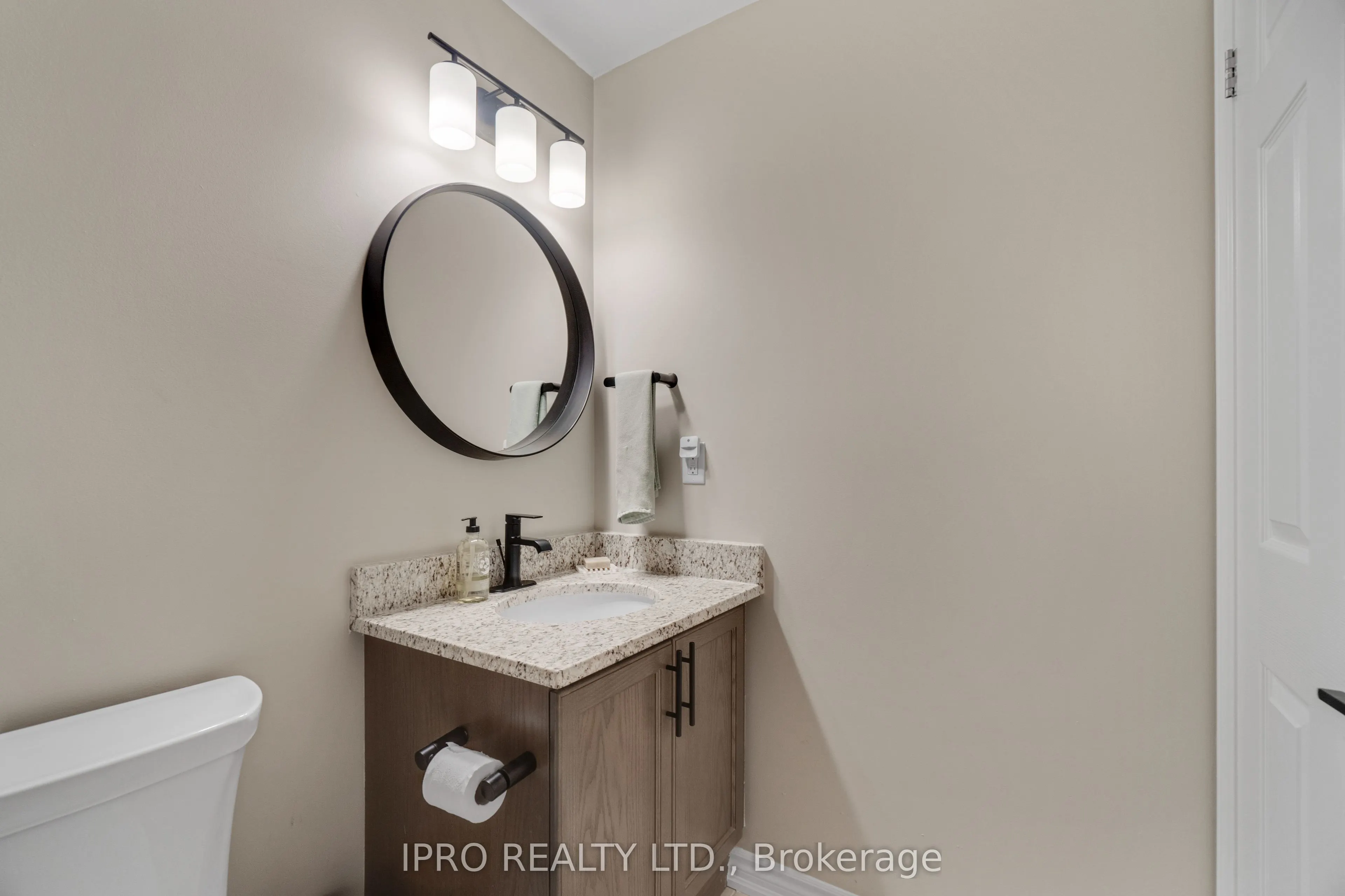 219 Dundas Street E, #46