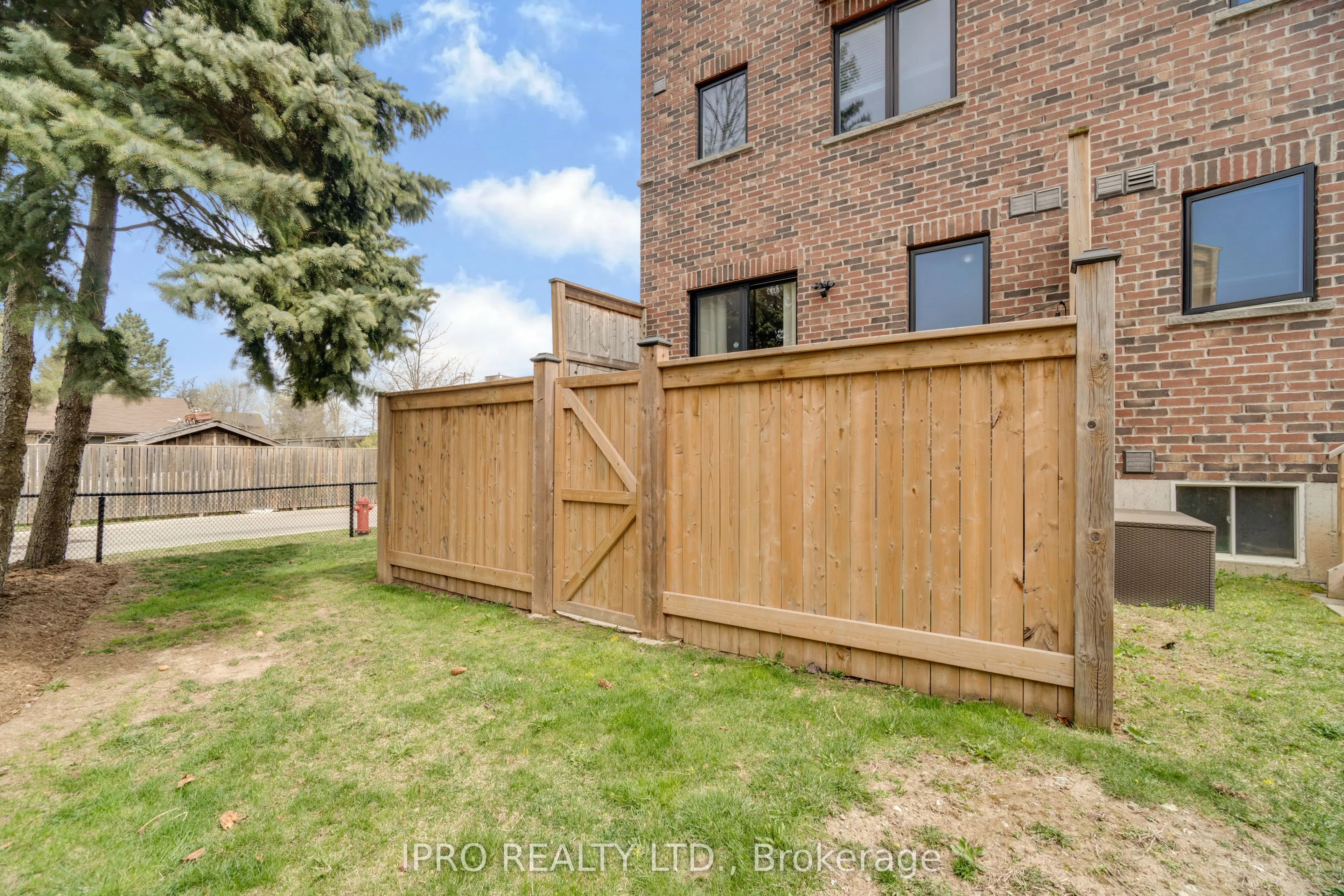 219 Dundas Street E, #46
