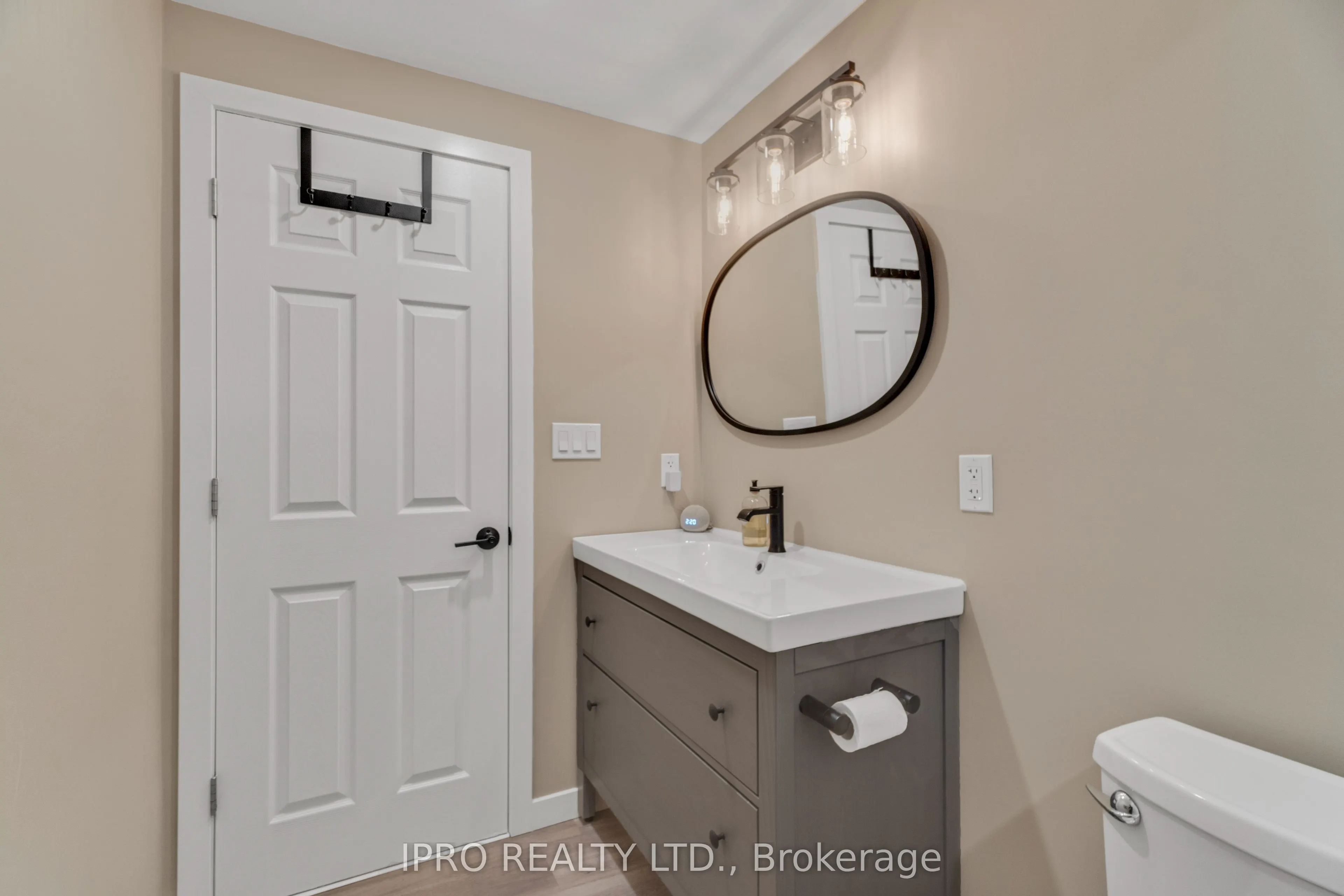 219 Dundas Street E, #46