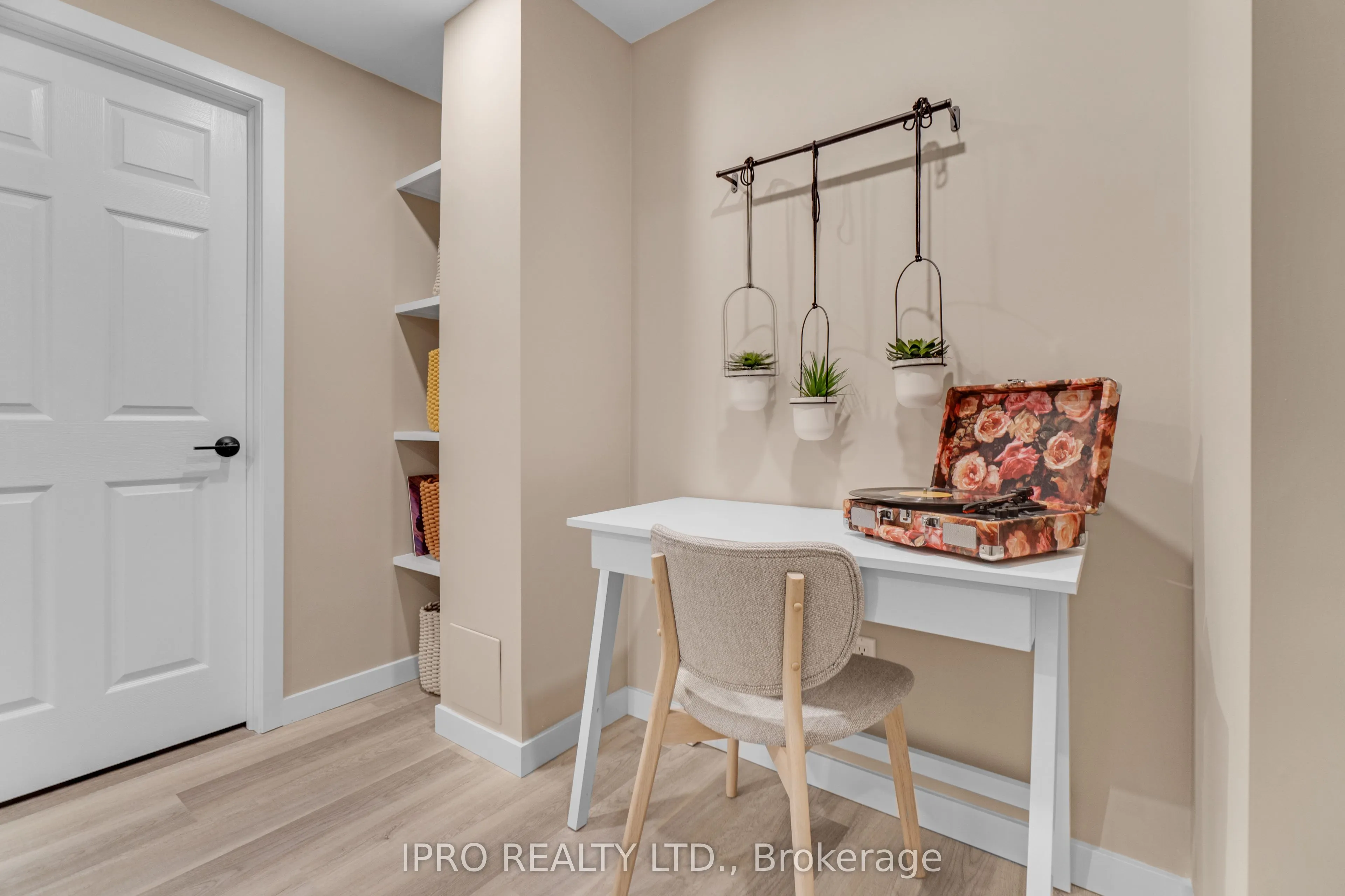 219 Dundas Street E, #46