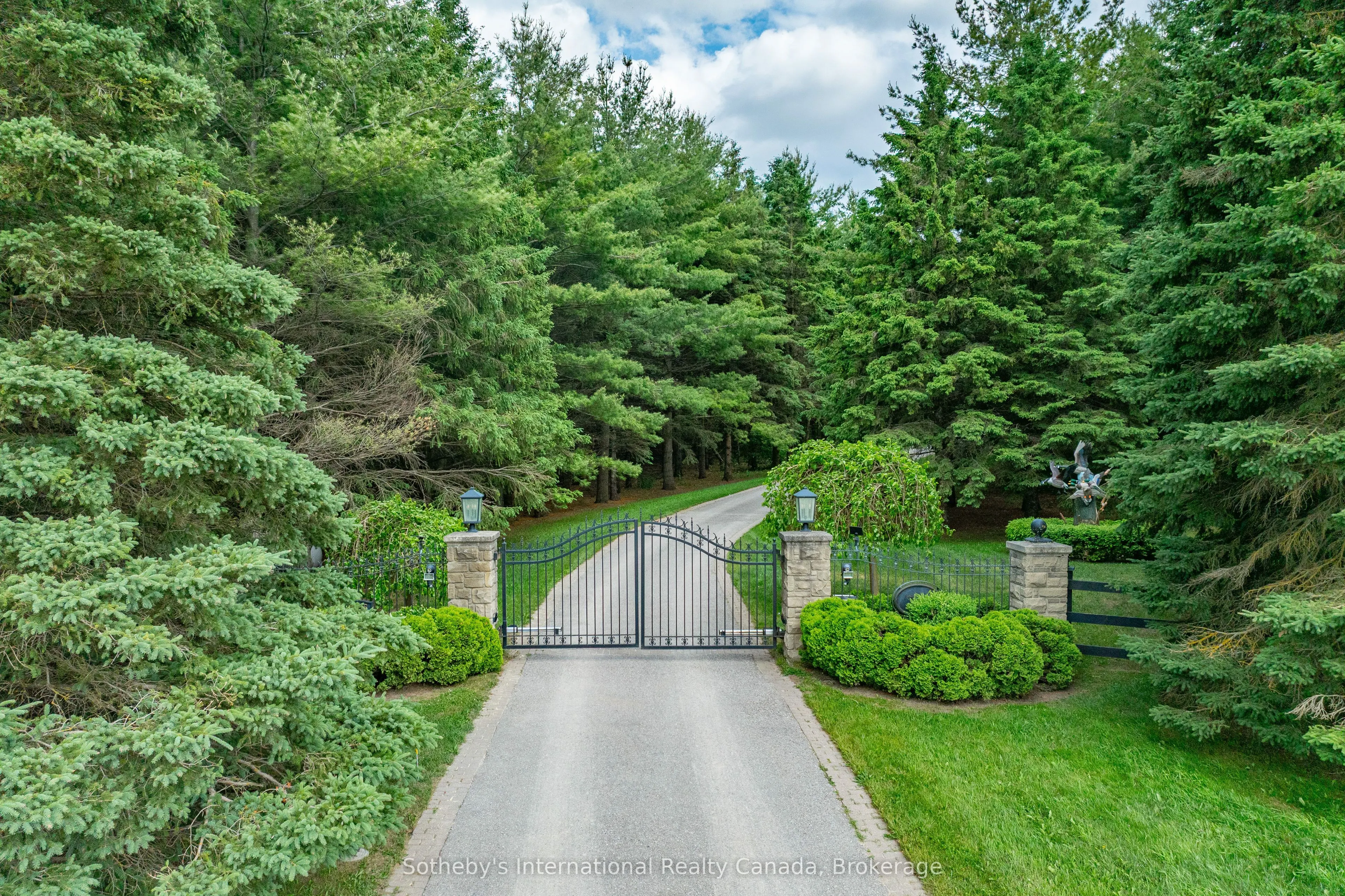 9255 Sideroad 27
