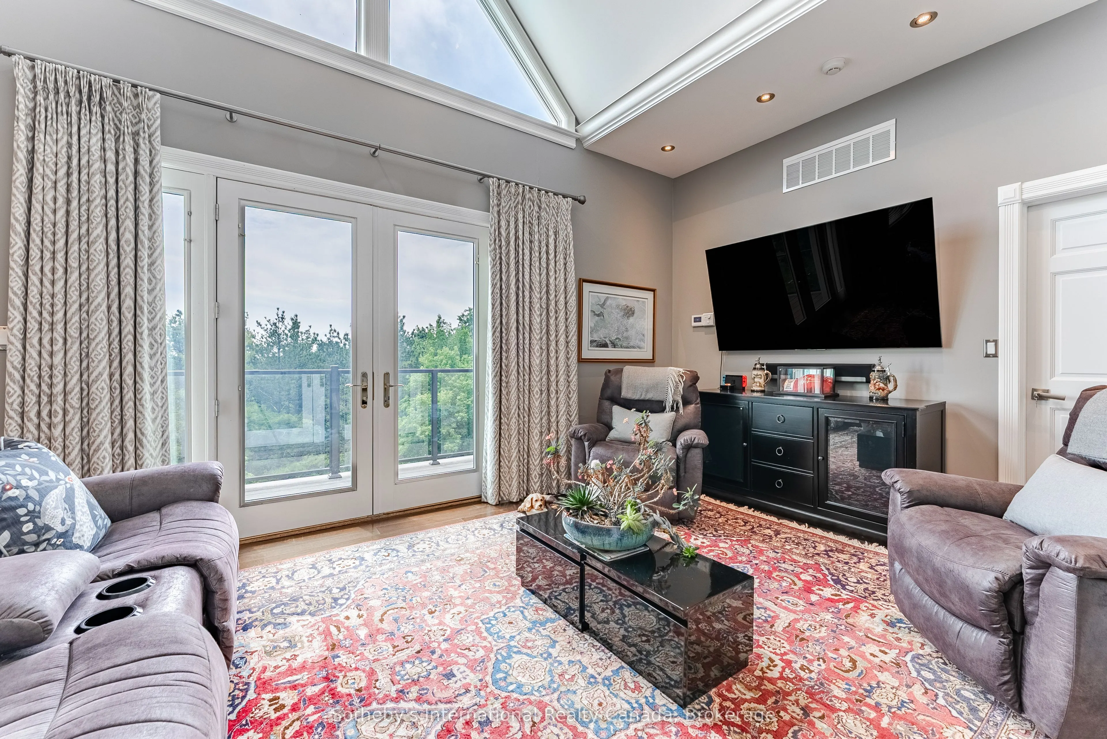 9255 Sideroad 27