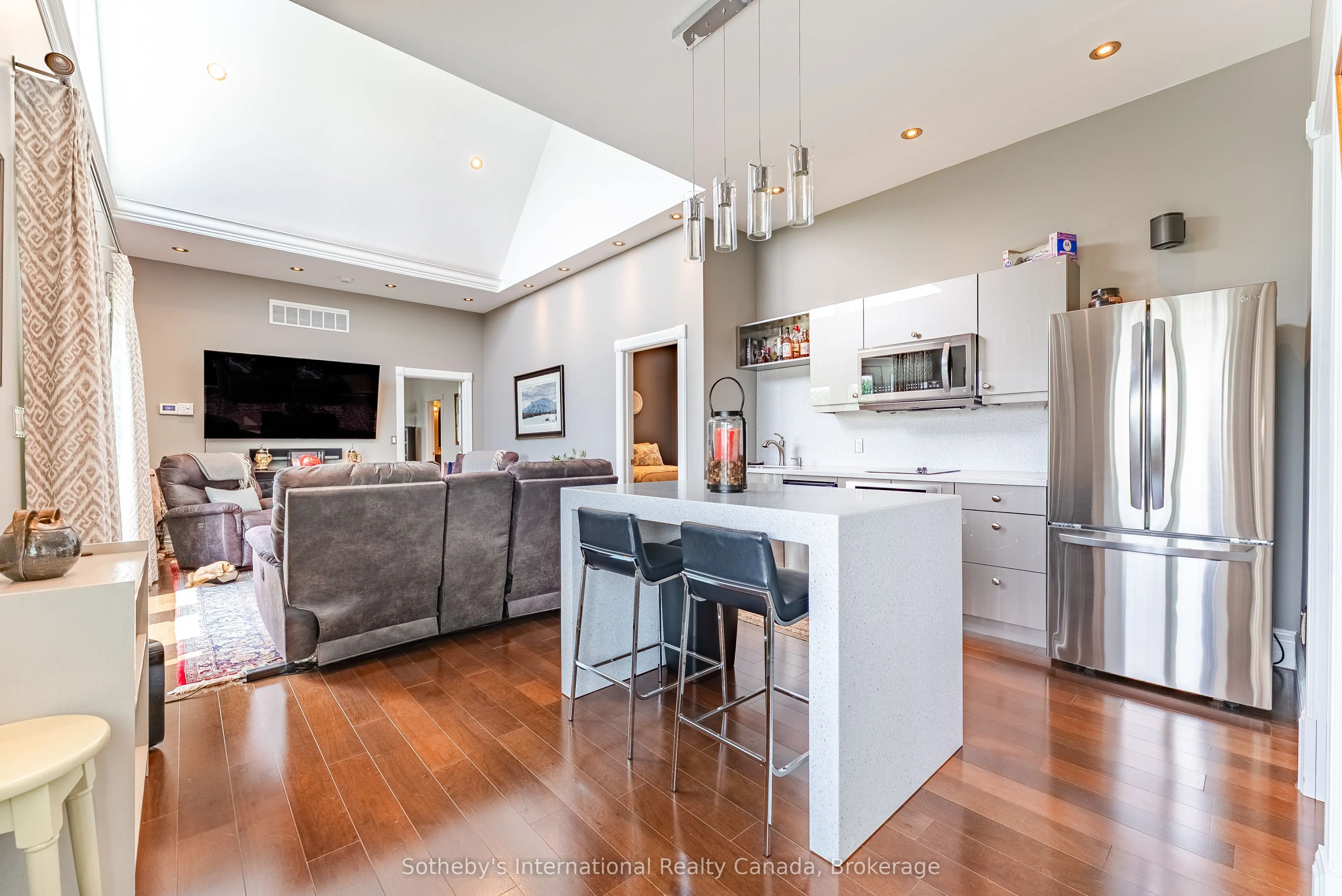 9255 Sideroad 27