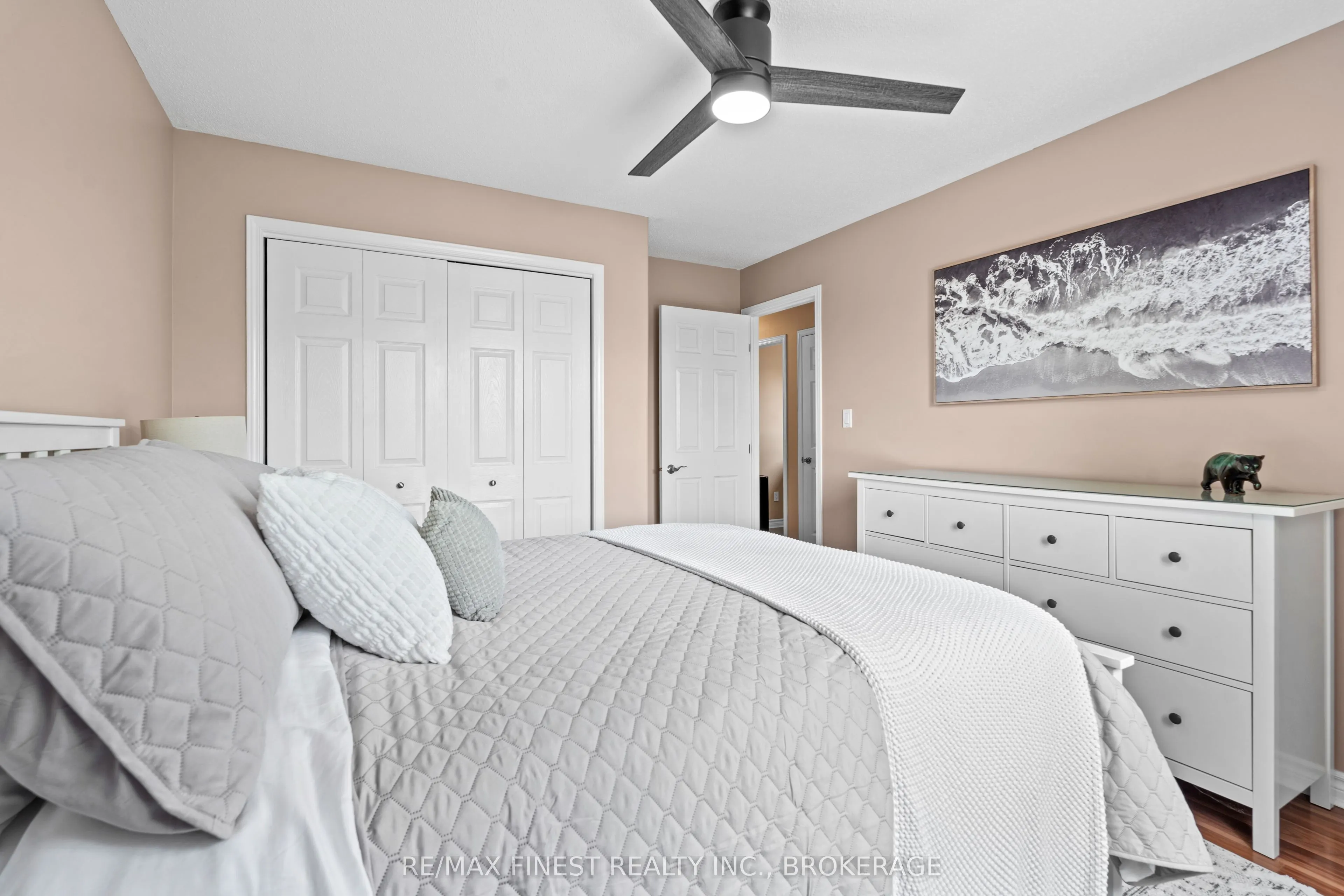 981 Rainbow Crescent