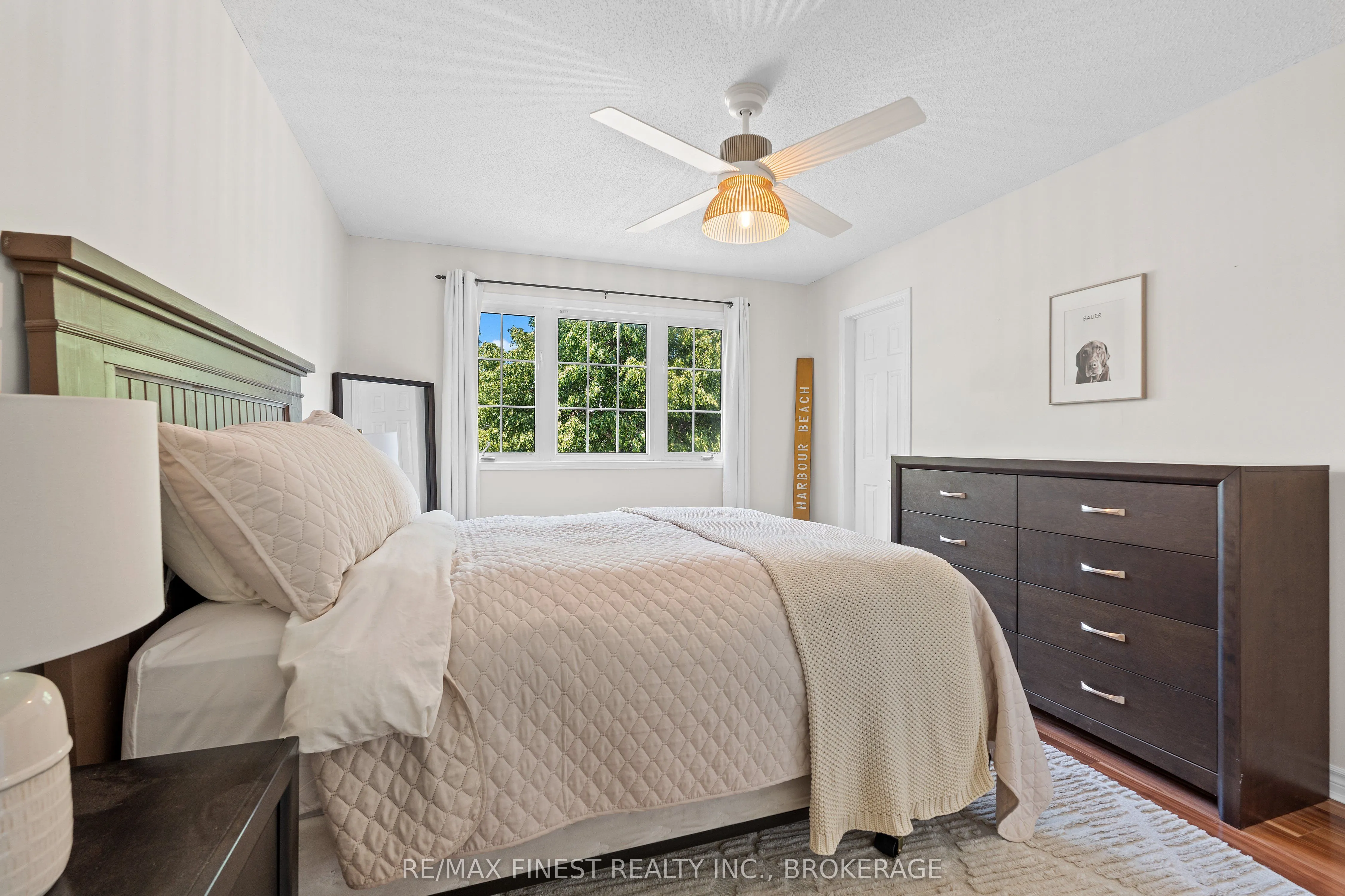981 Rainbow Crescent