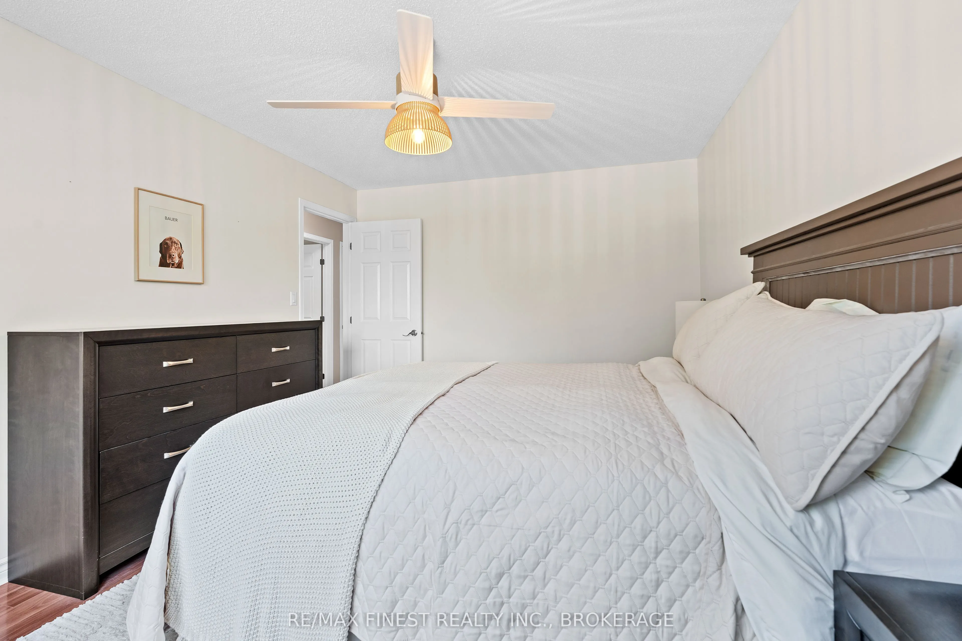 981 Rainbow Crescent