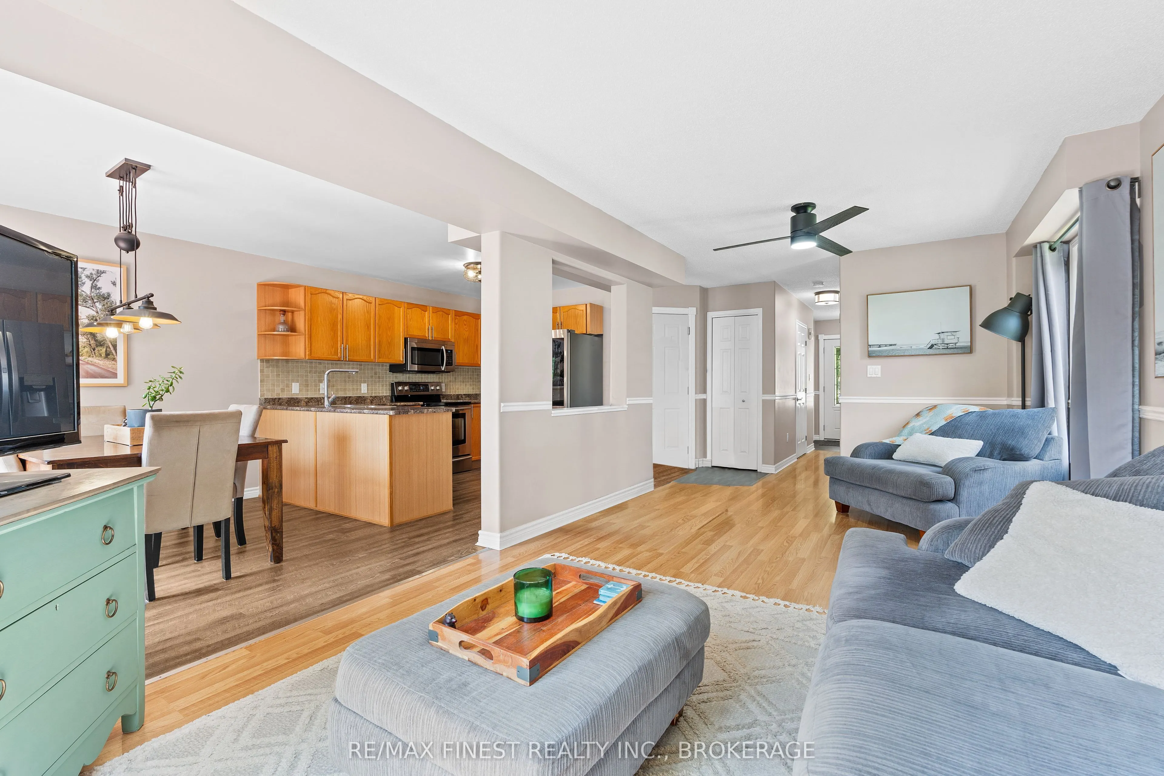 981 Rainbow Crescent
