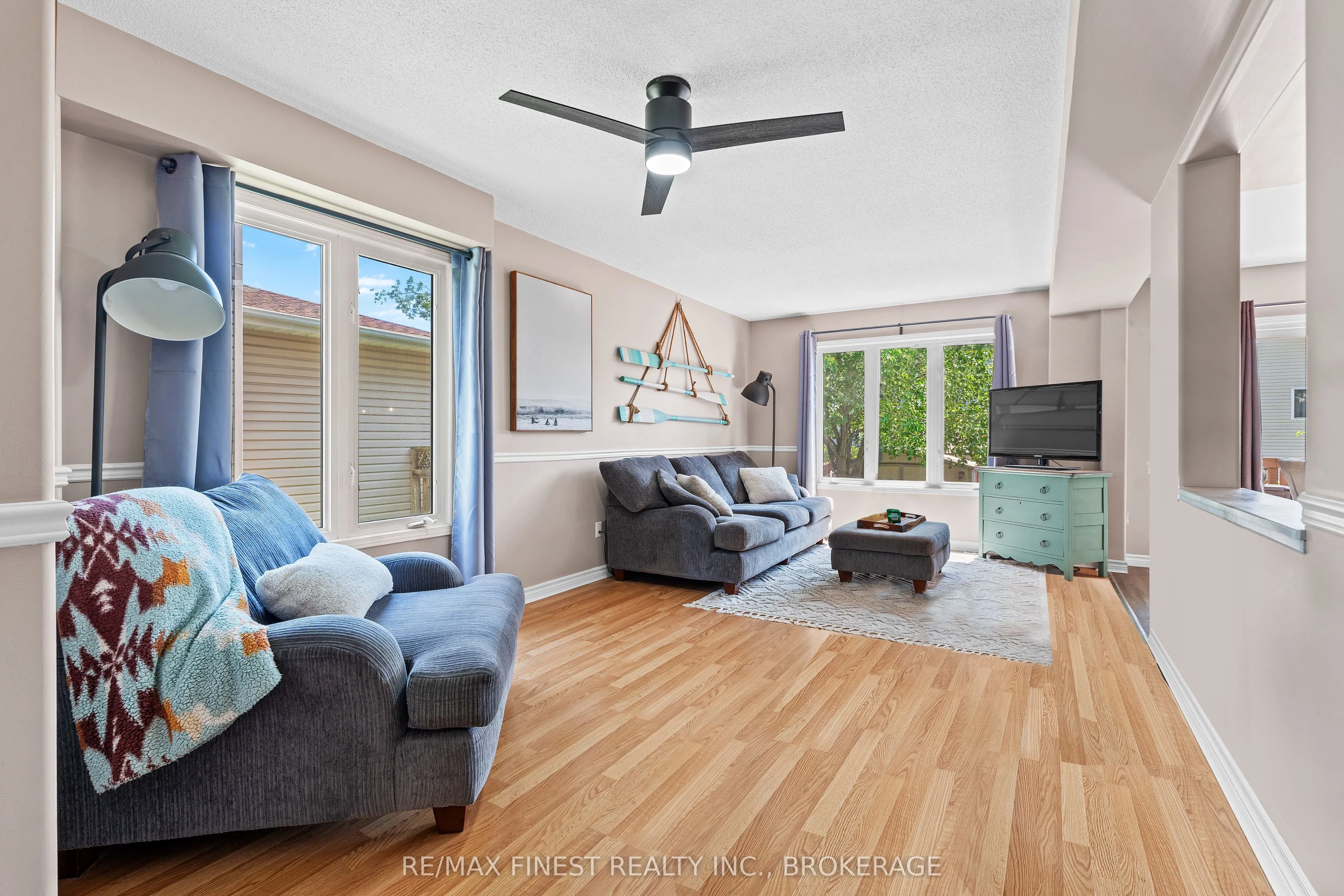 981 Rainbow Crescent