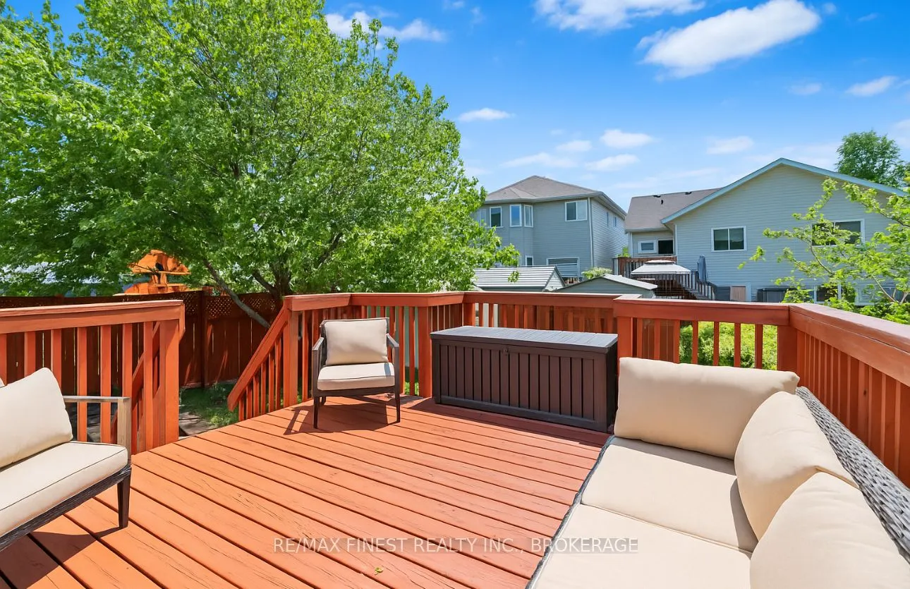 981 Rainbow Crescent