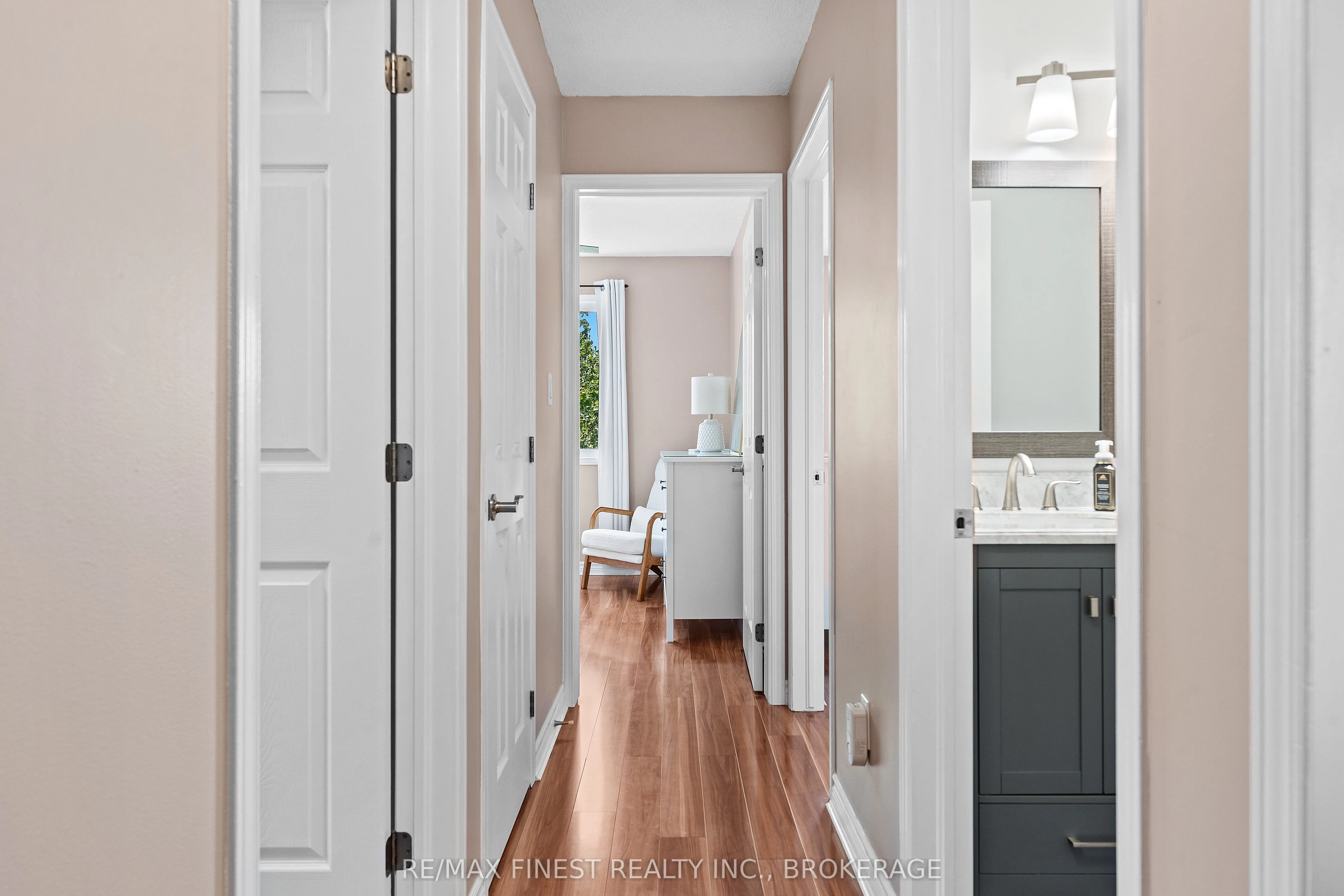 981 Rainbow Crescent