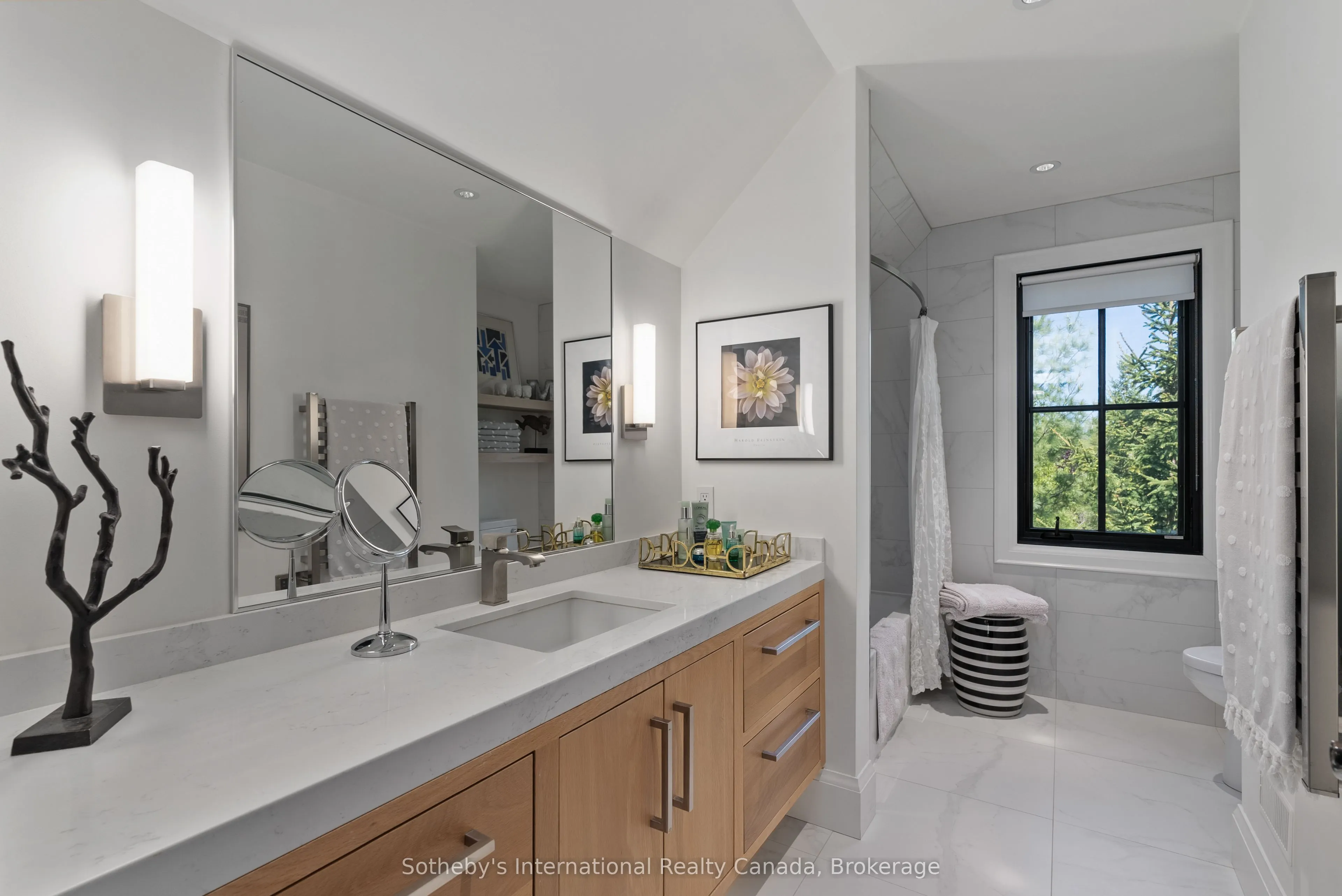 828327 GREY ROAD 40