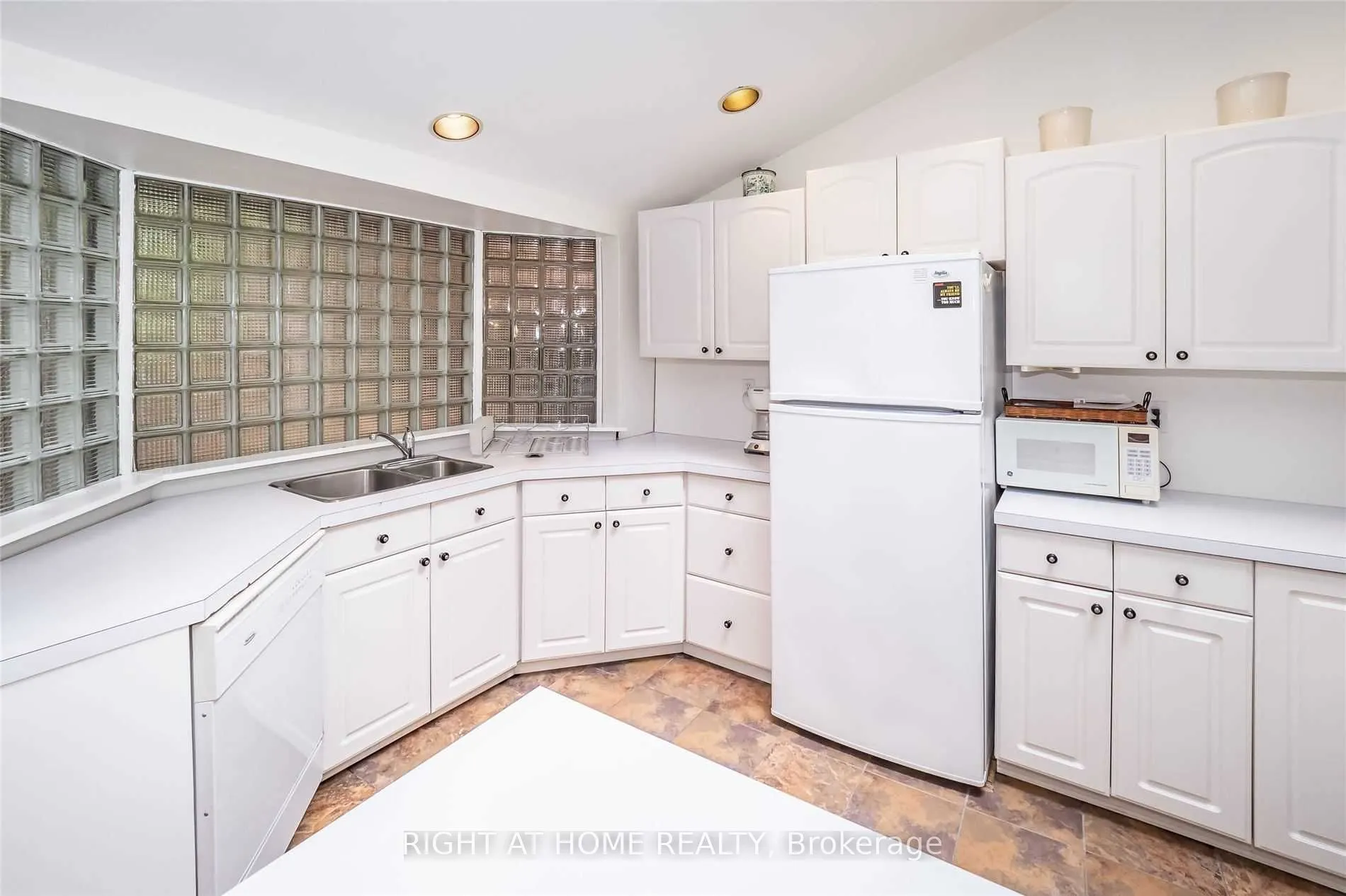 1326 Windermere Road, ## 10