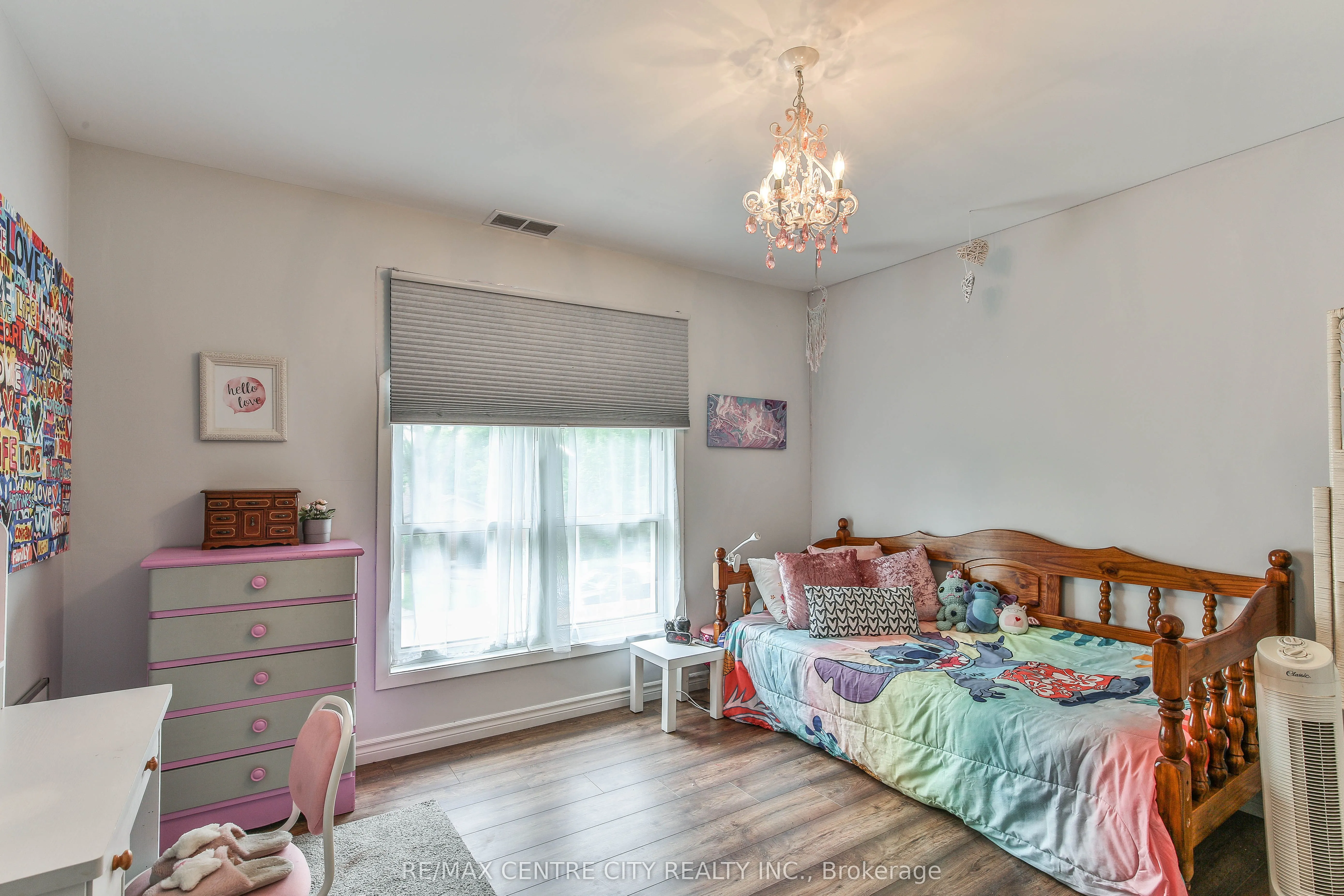 13 Potters Road N