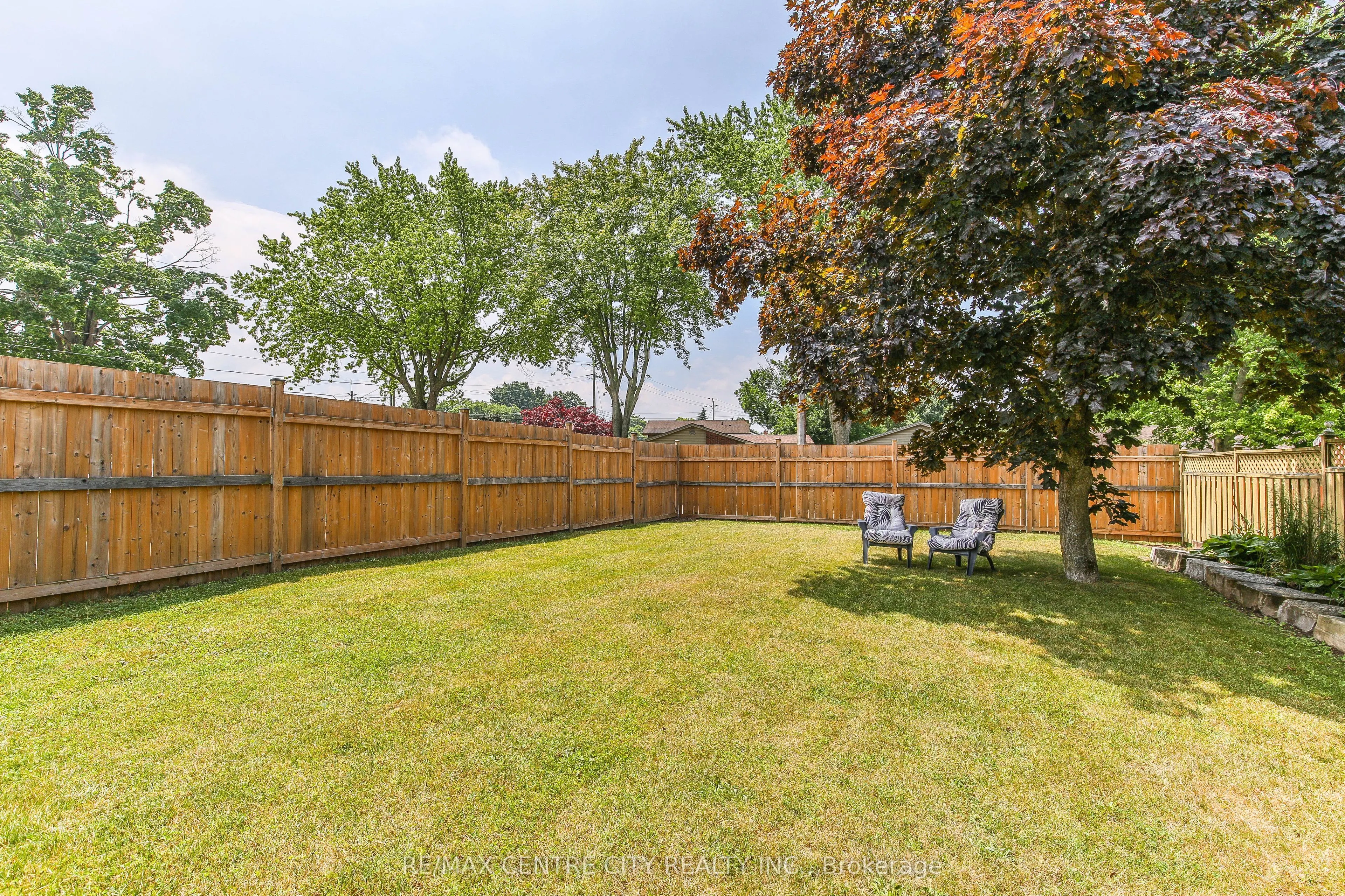 13 Potters Road N