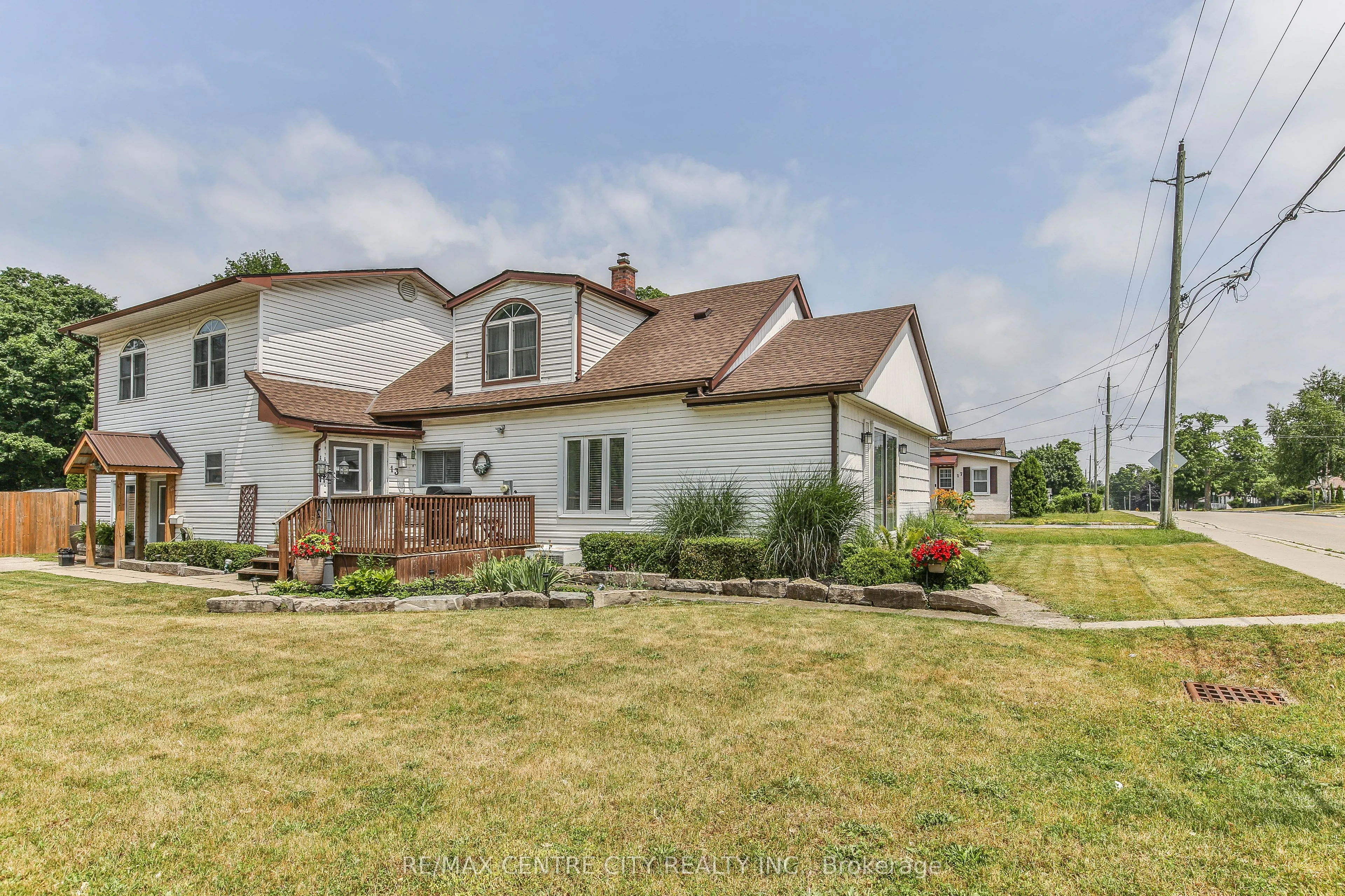 13 Potters Road N