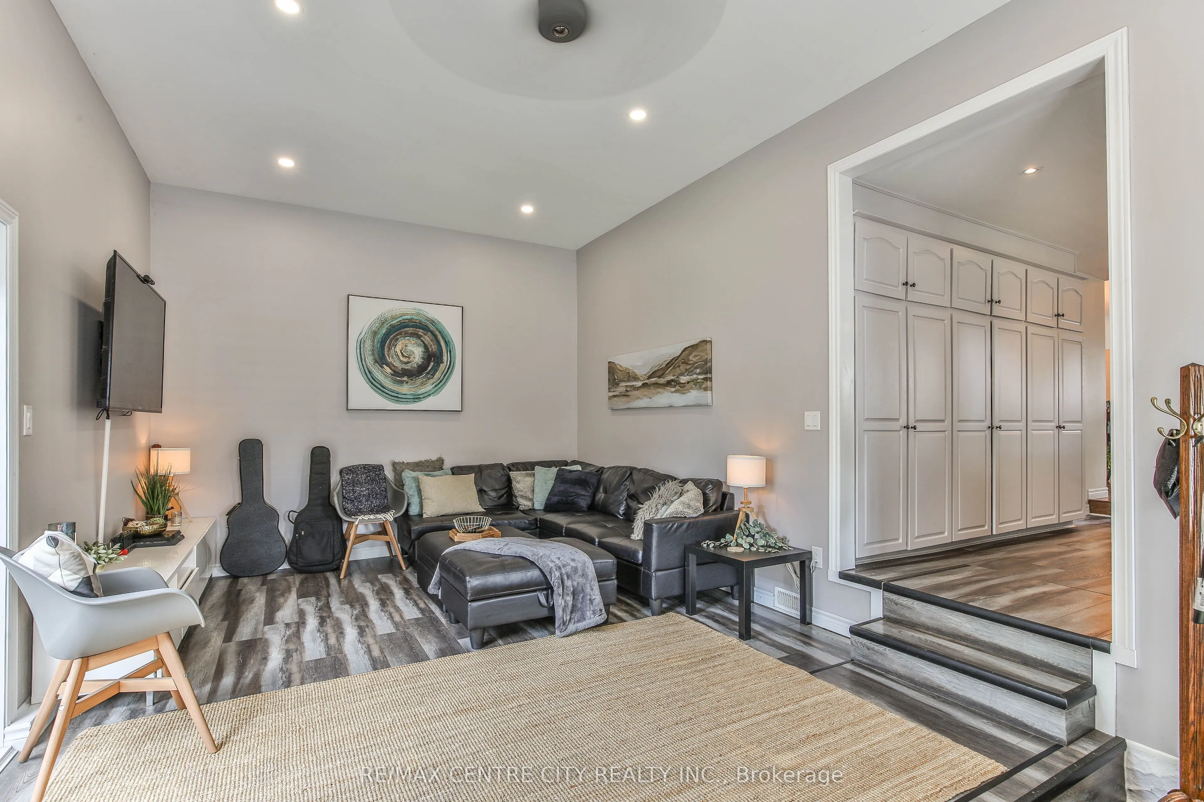 13 Potters Road N