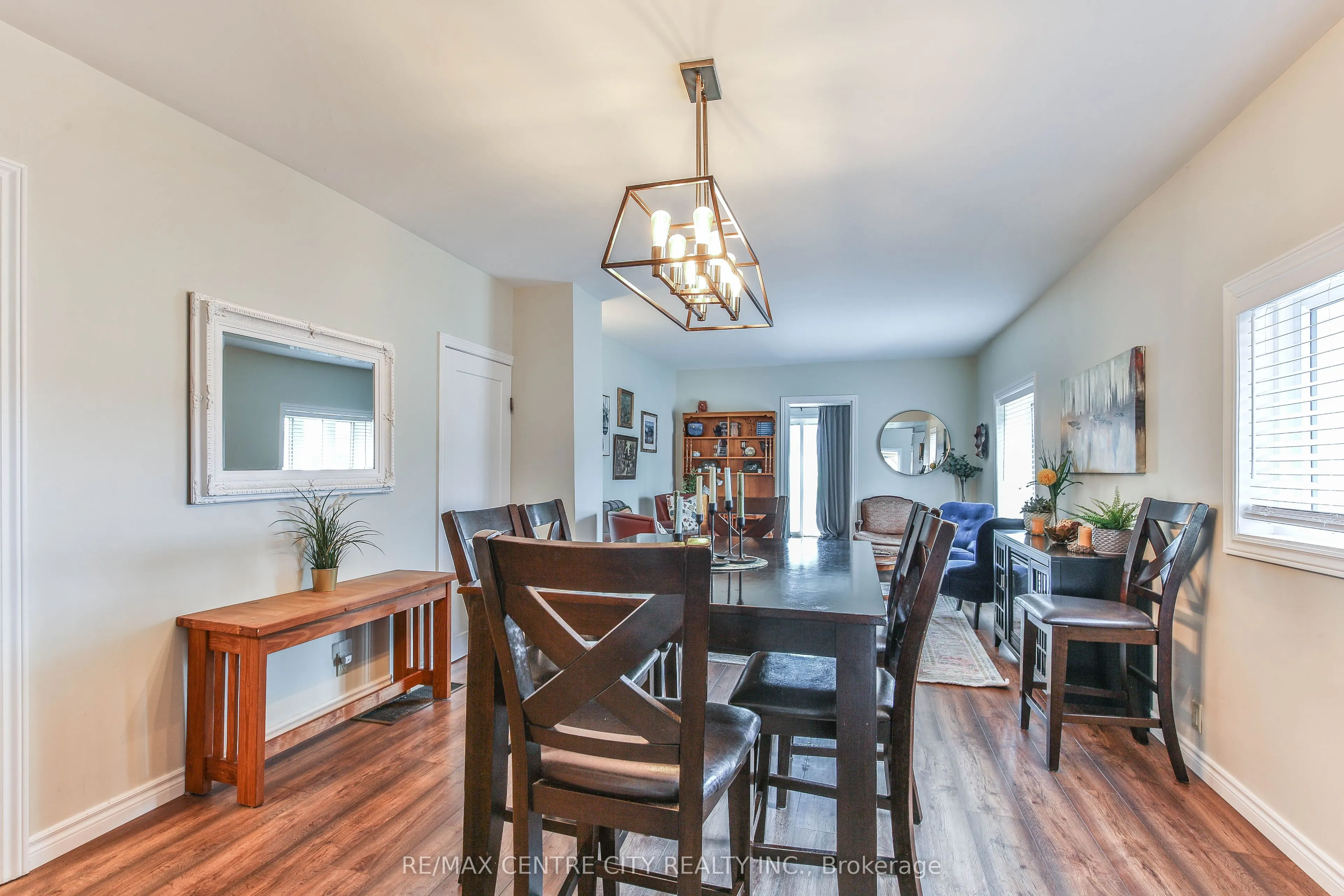 13 Potters Road N