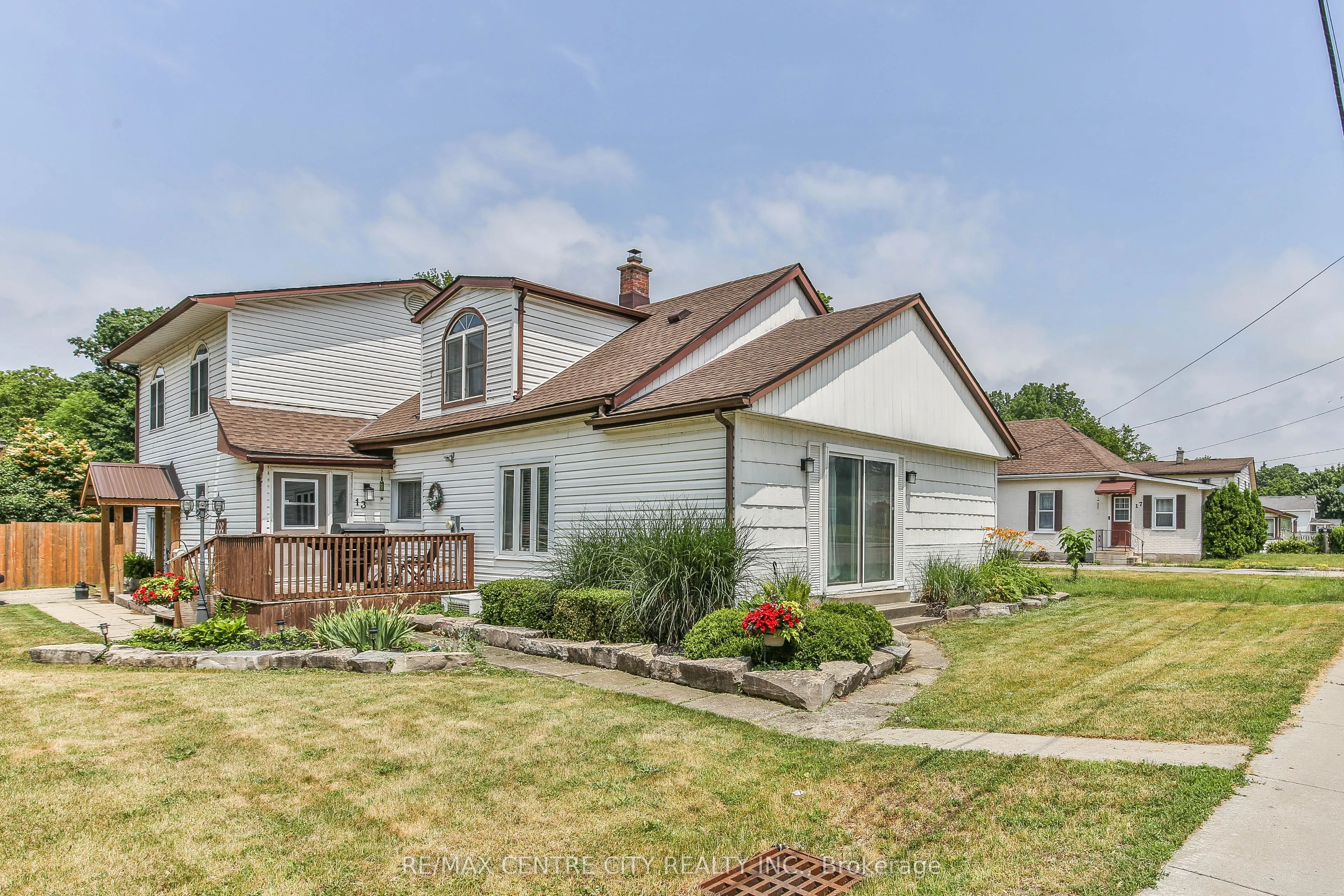13 Potters Road N
