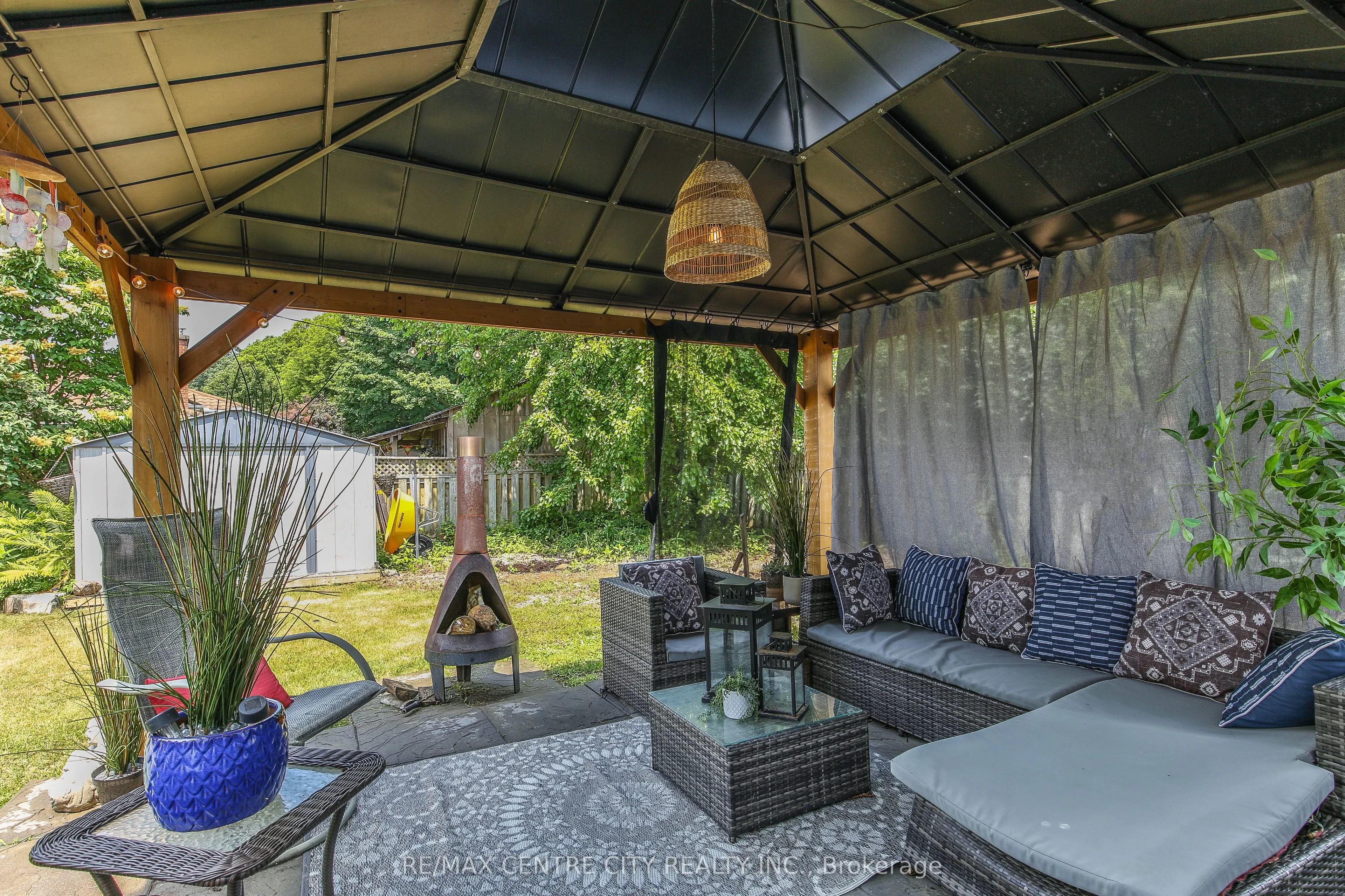 13 Potters Road N