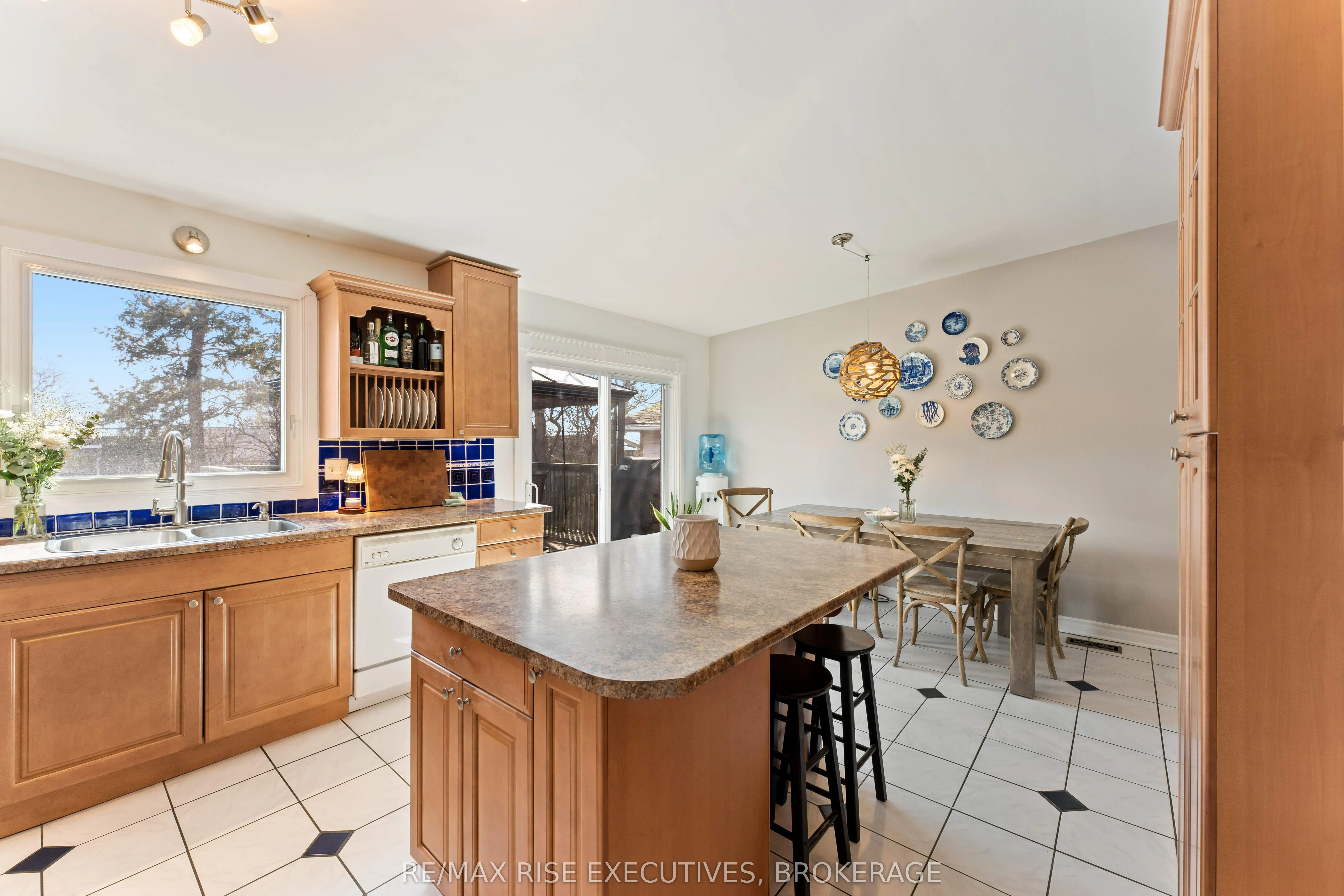 883 Percy Crescent