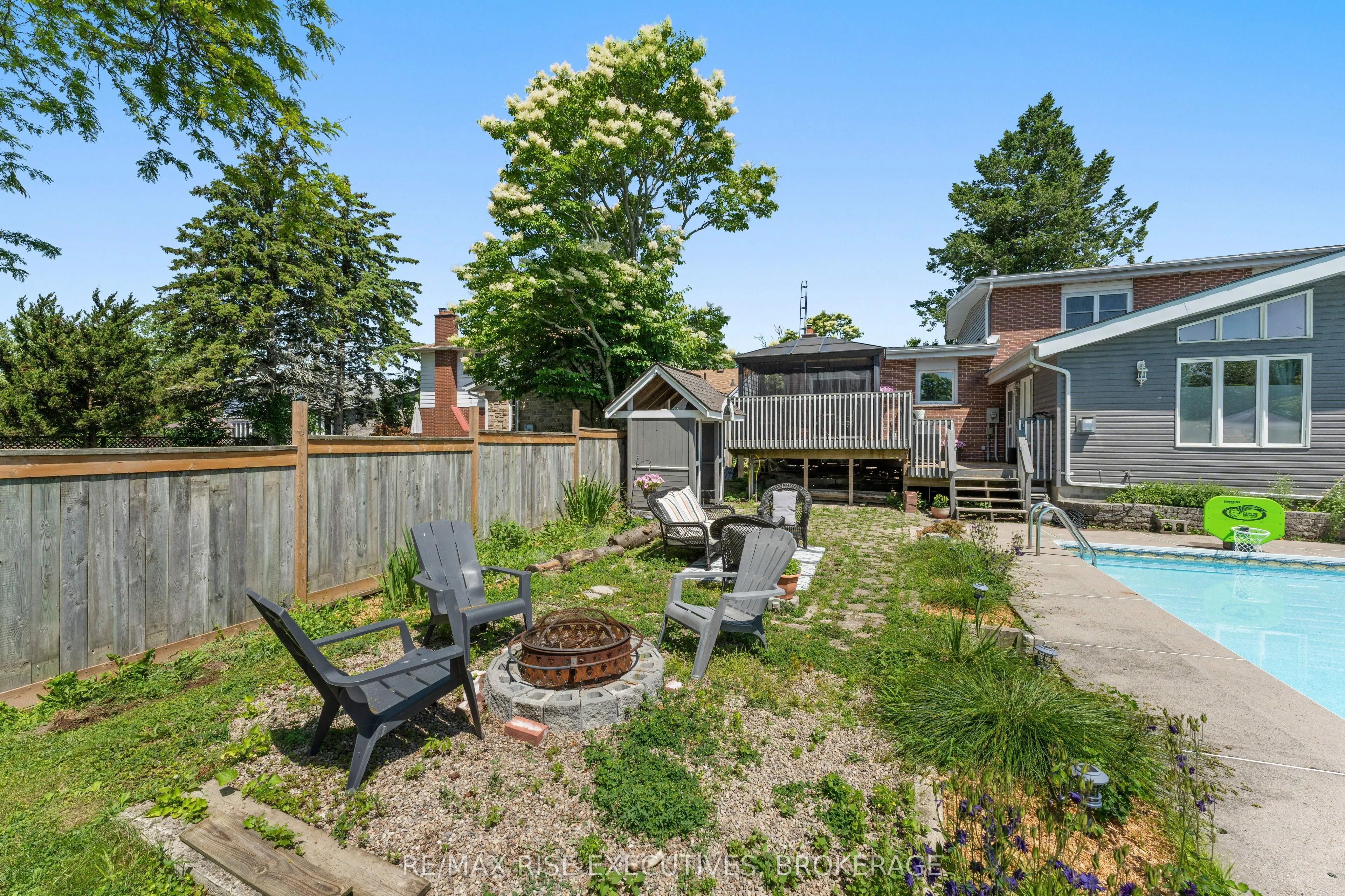883 Percy Crescent