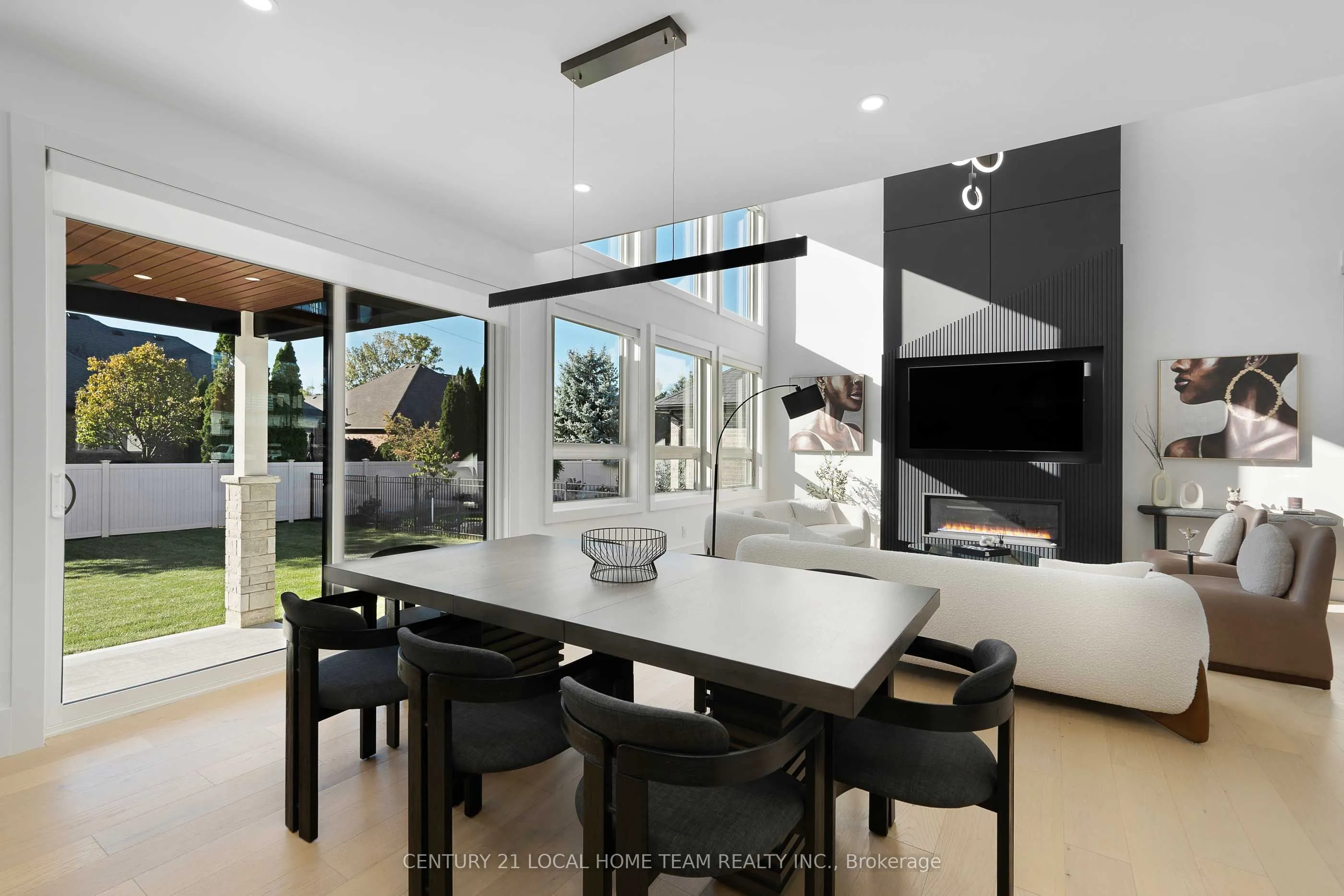 532 Mountbatten Crescent