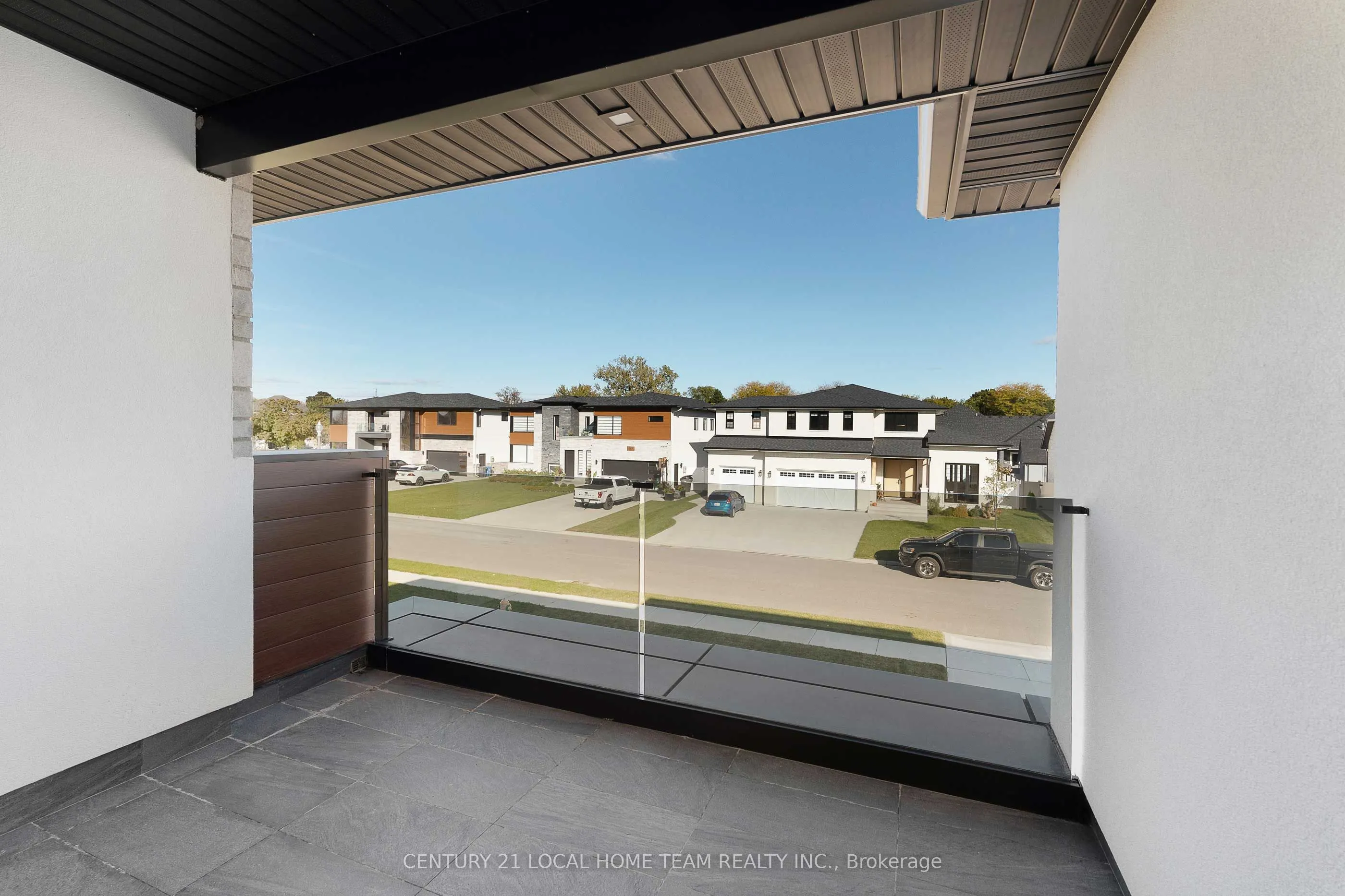 532 Mountbatten Crescent