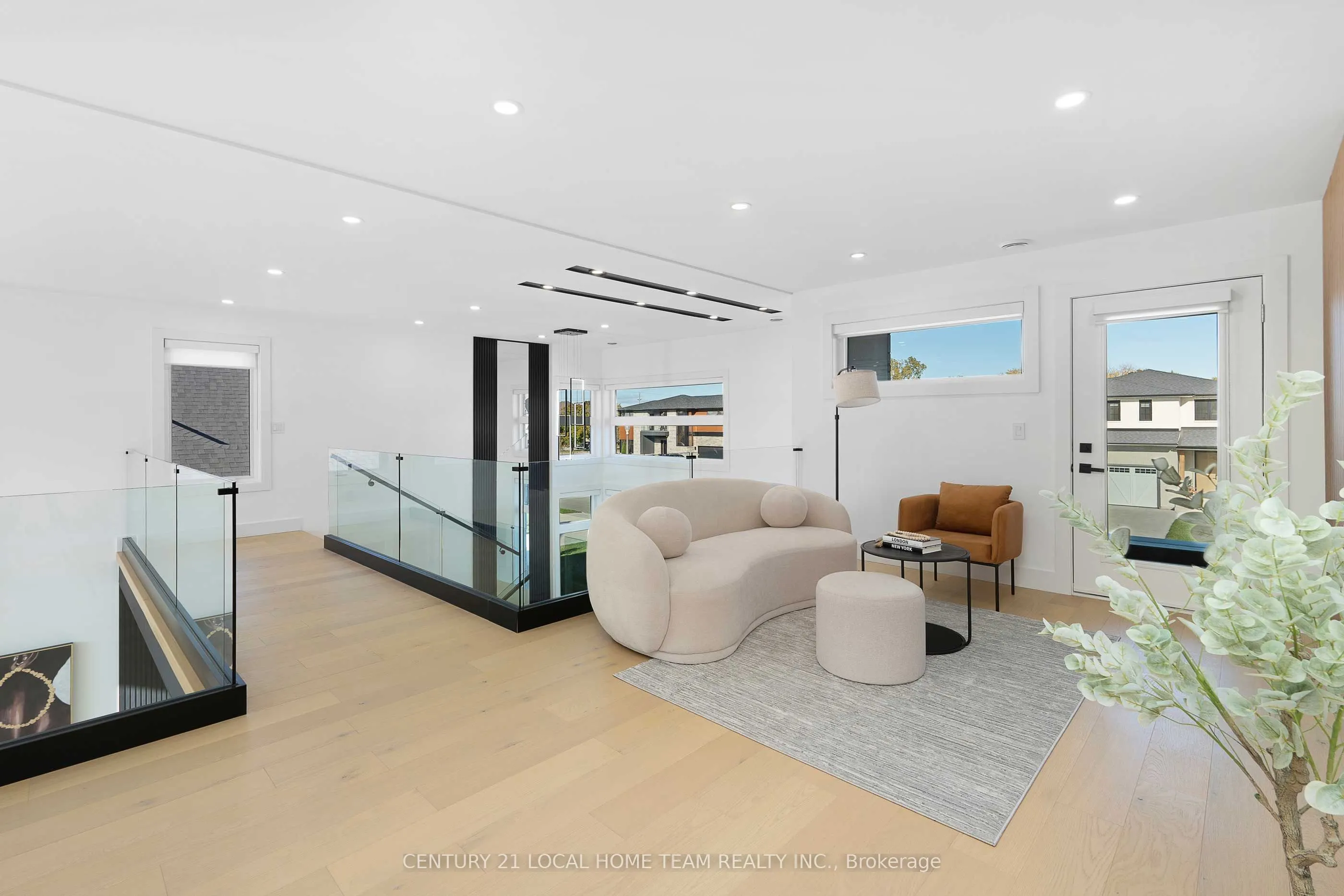 532 Mountbatten Crescent