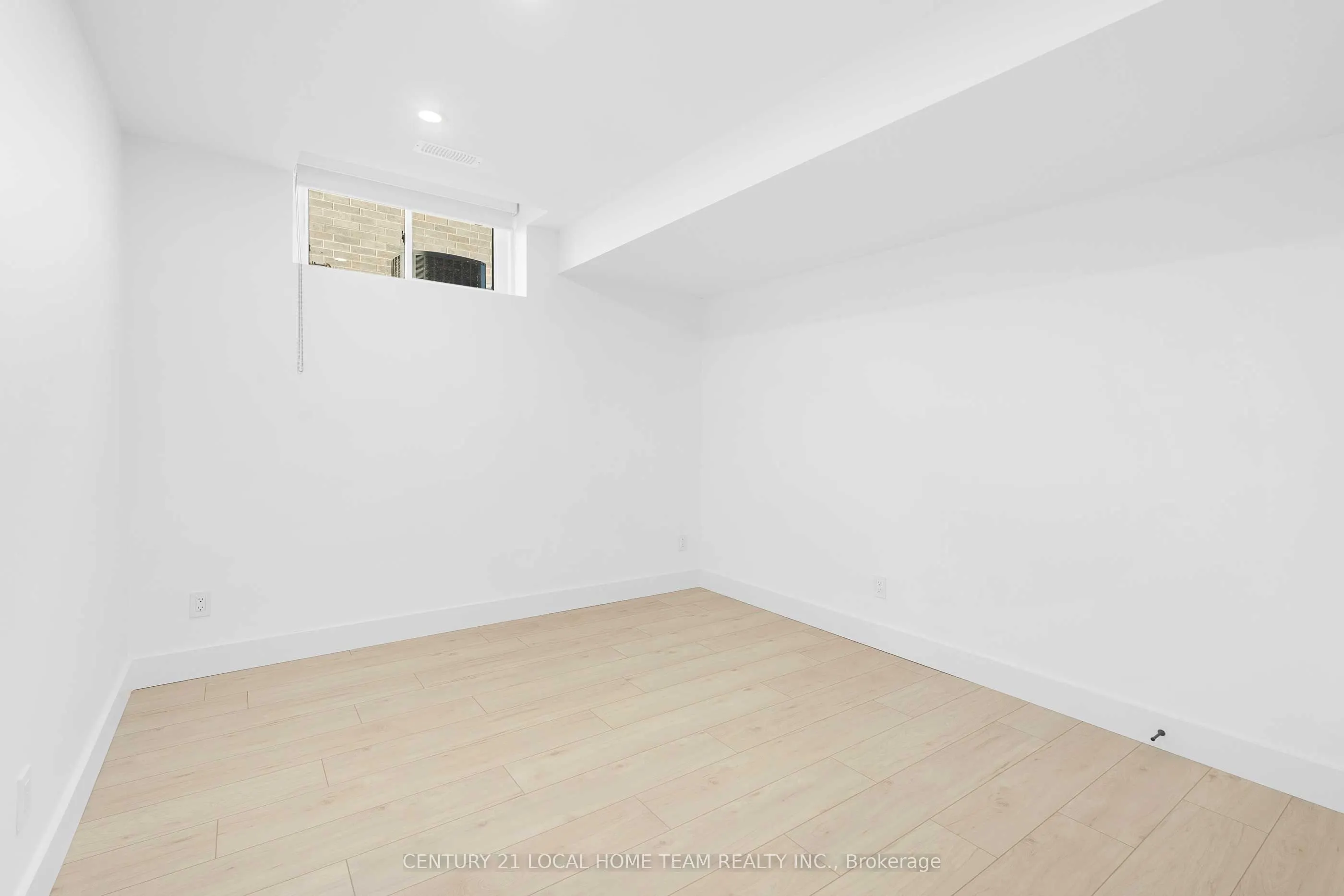 532 Mountbatten Crescent