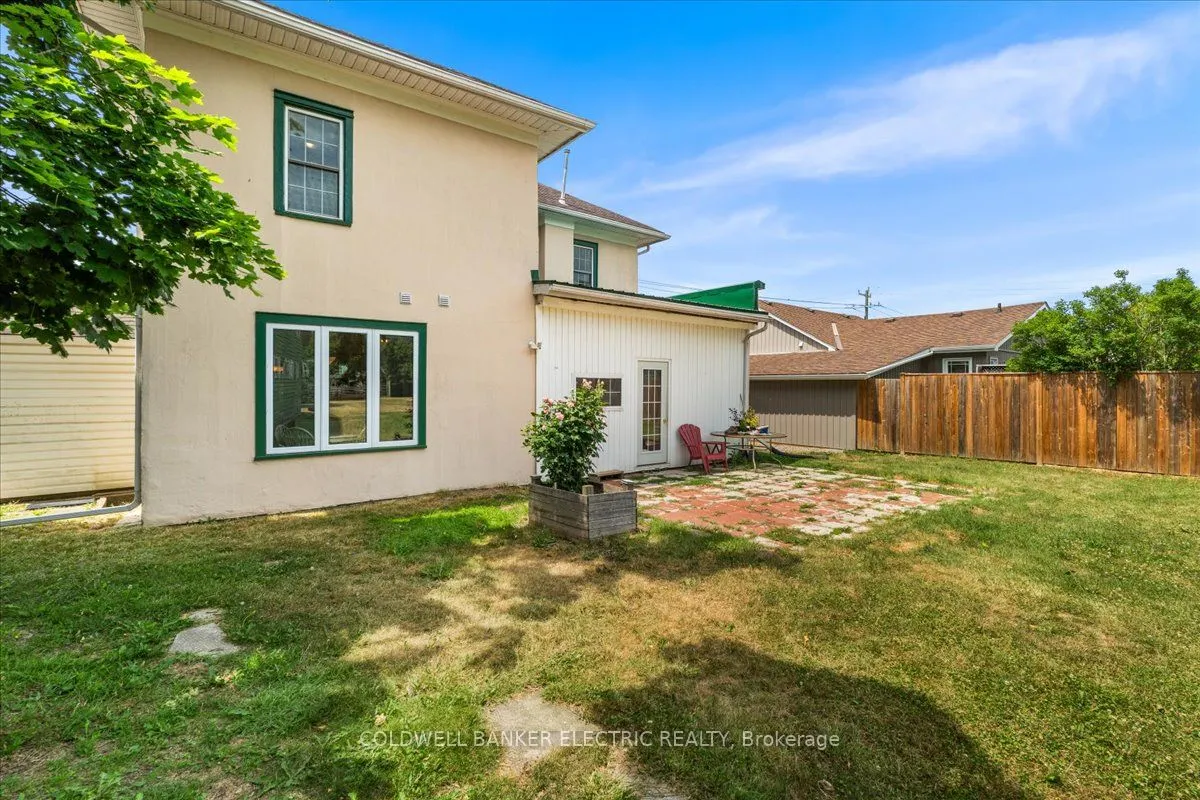 79 Doxsee Avenue N