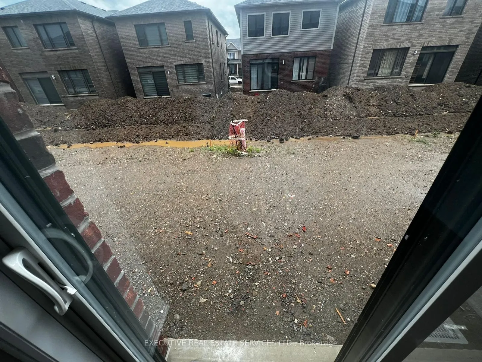 15 Blacklock Street, #16