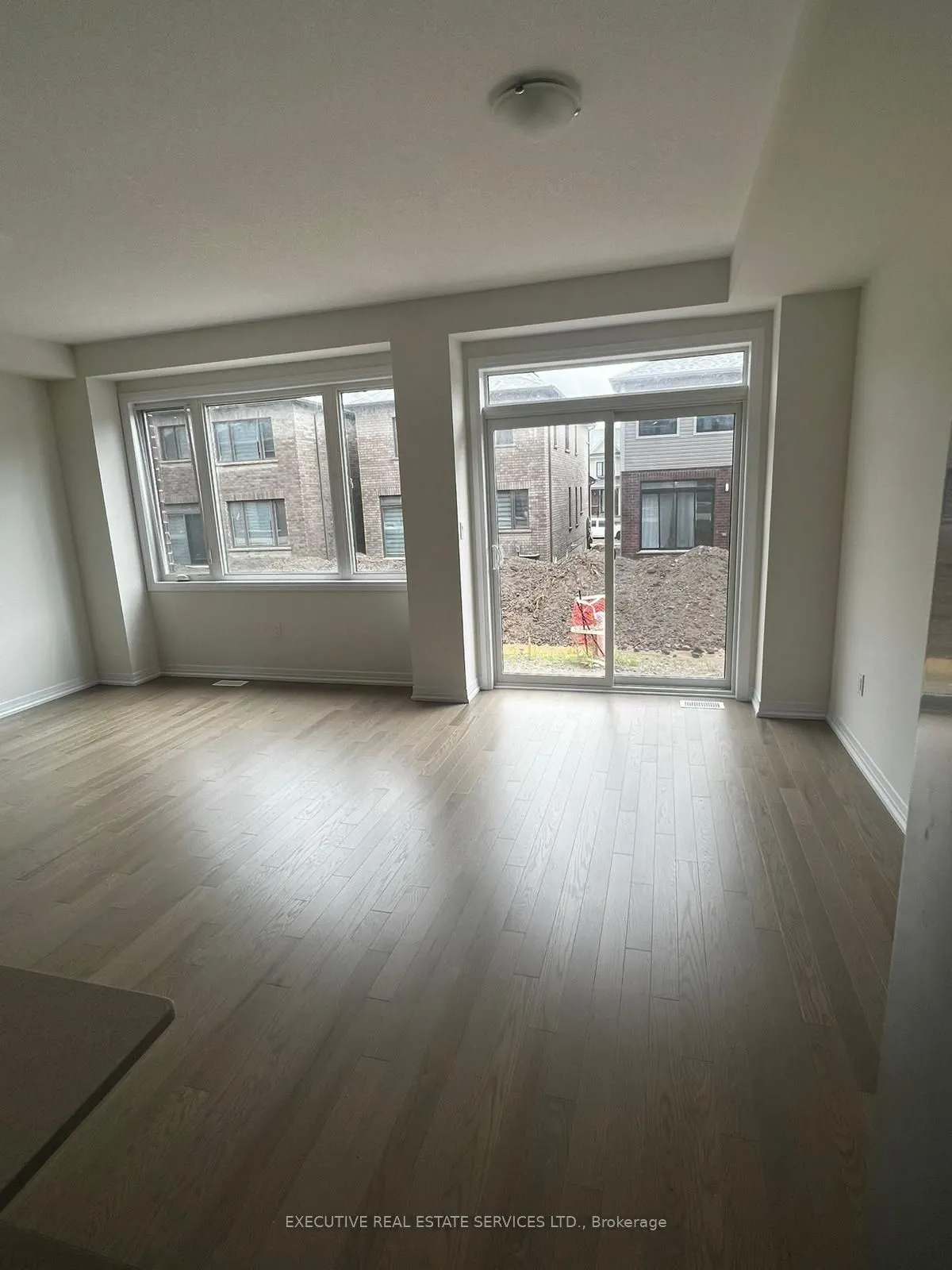 15 Blacklock Street, #16