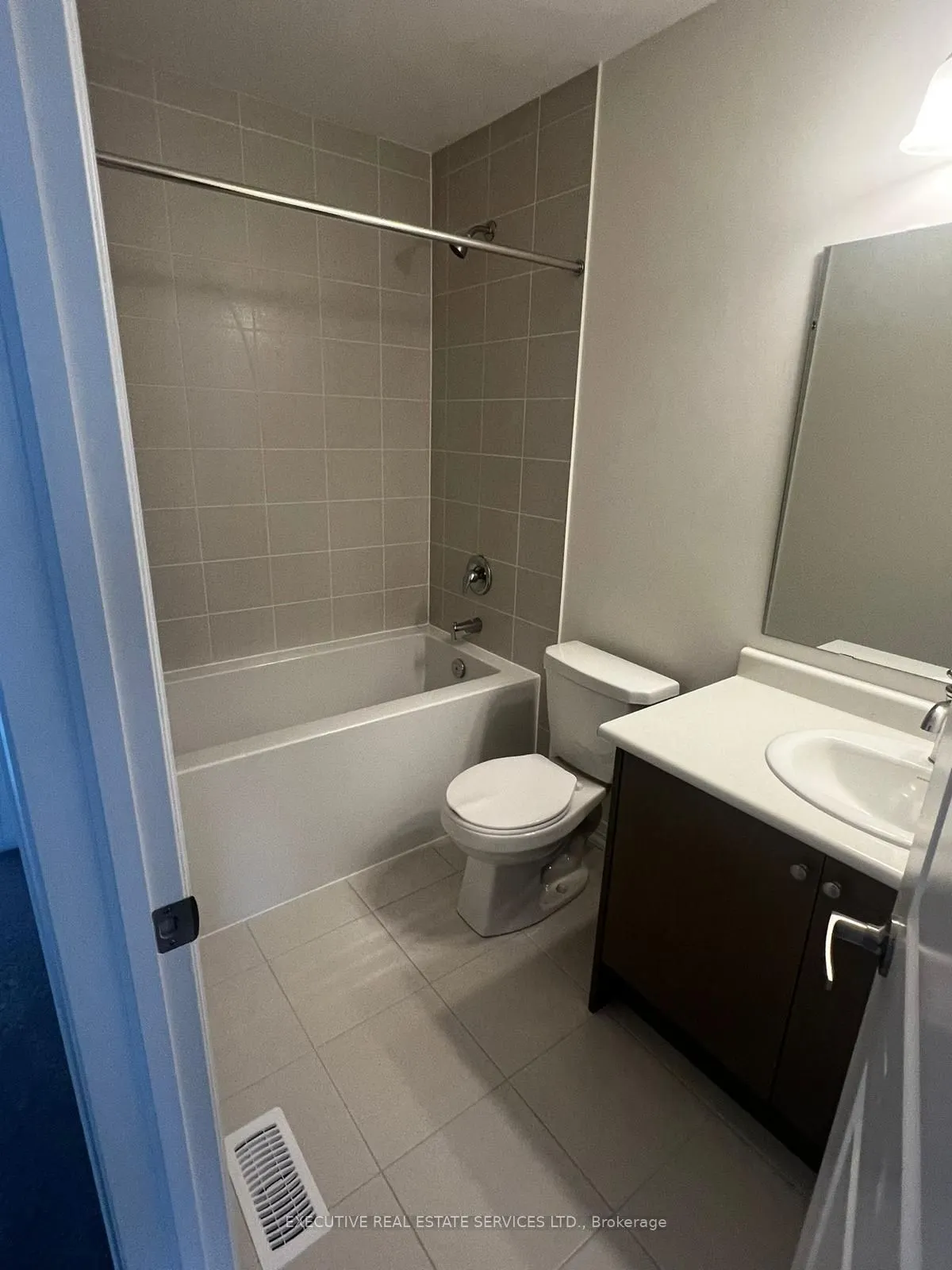 15 Blacklock Street, #16