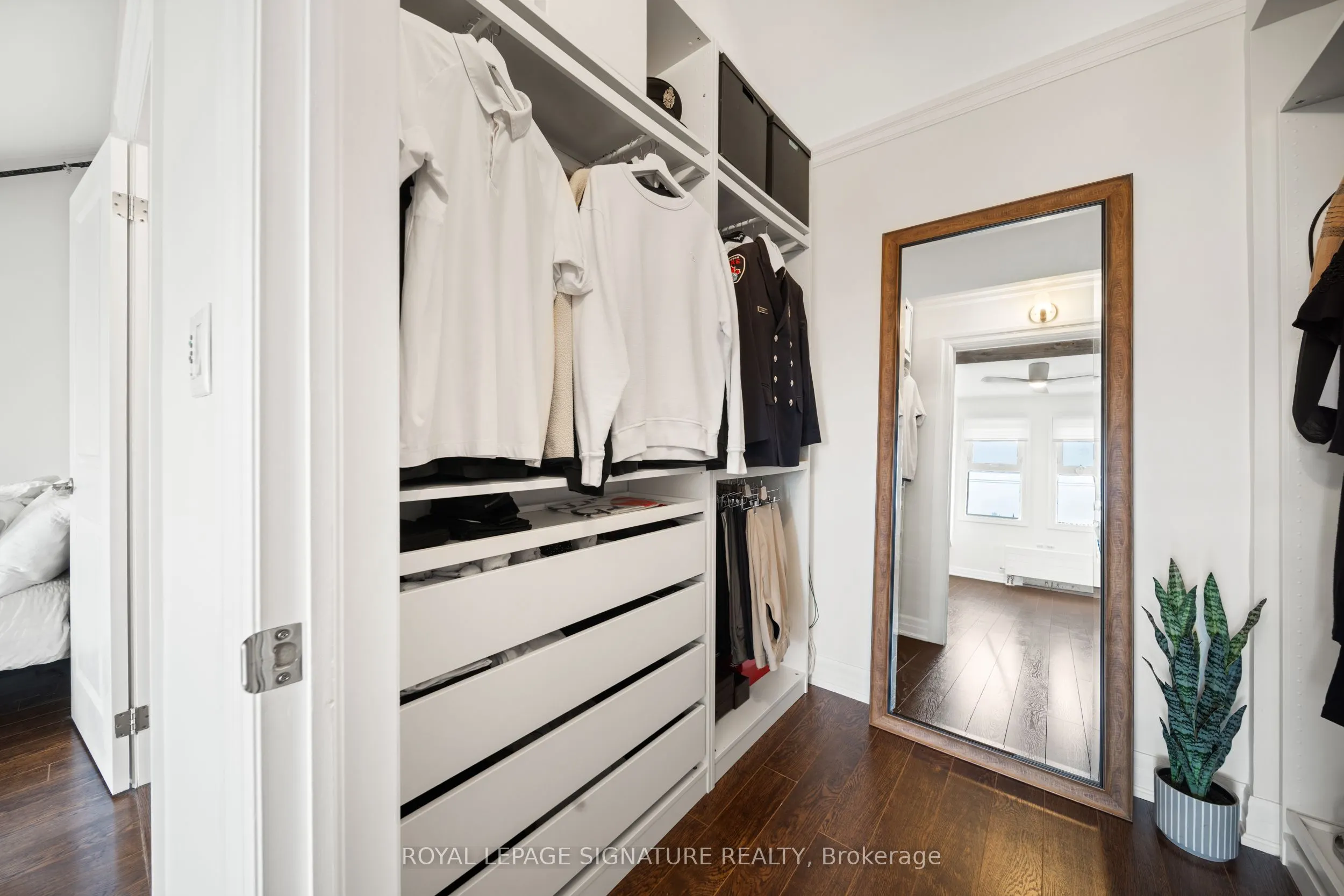 25 Concession Street, #215