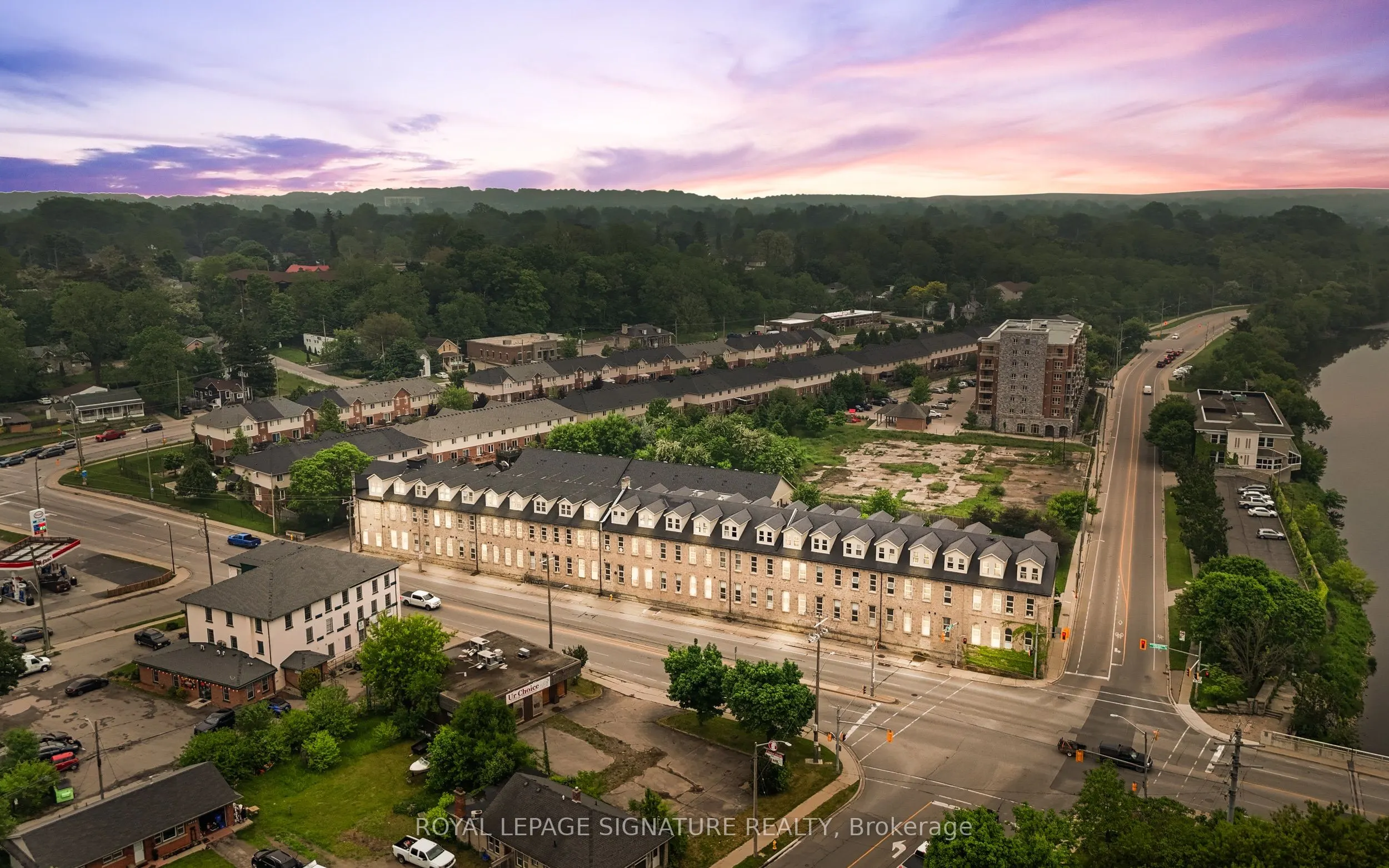 25 Concession Street, #215