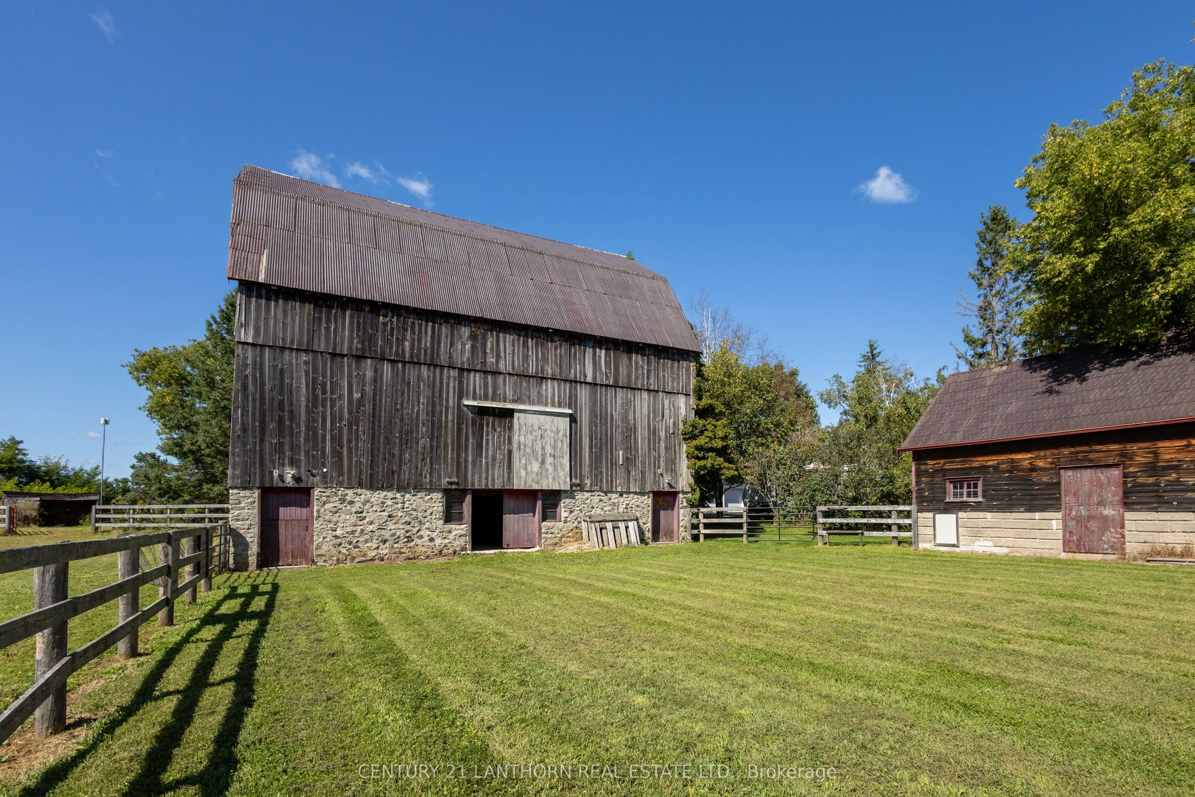 439 Oak Lake Road