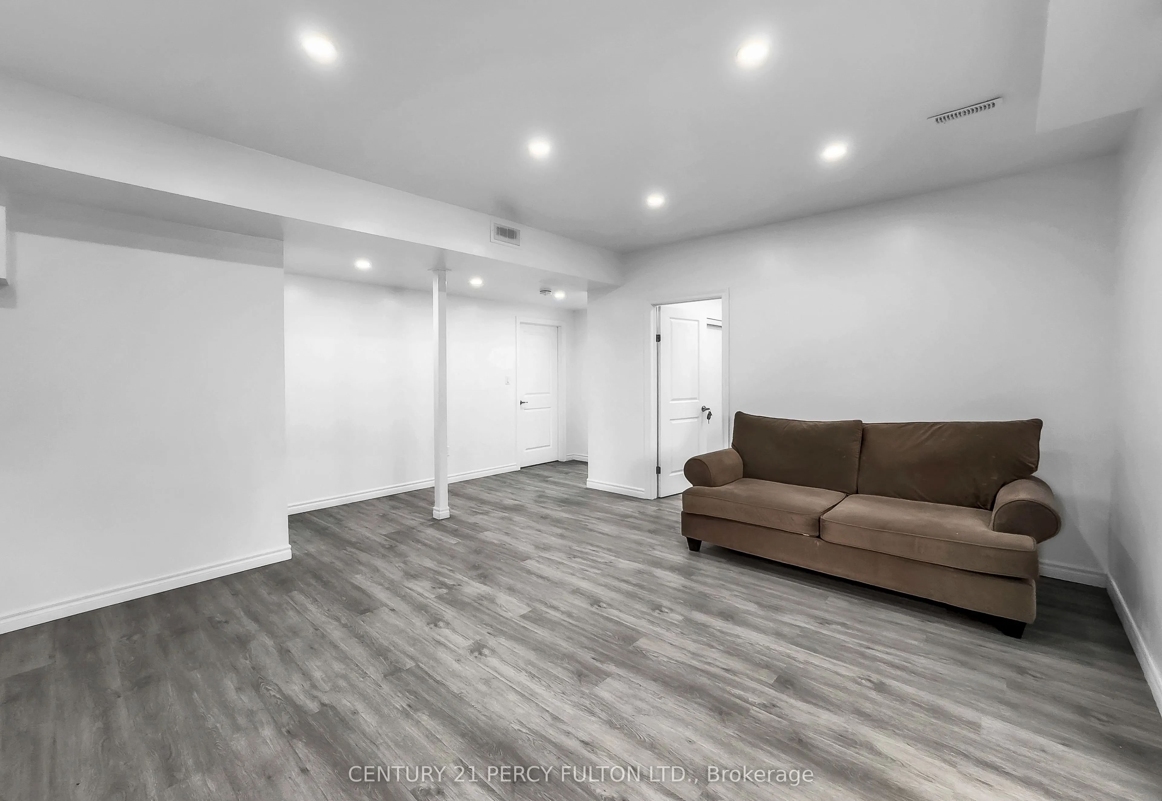 302 Cullen Trail