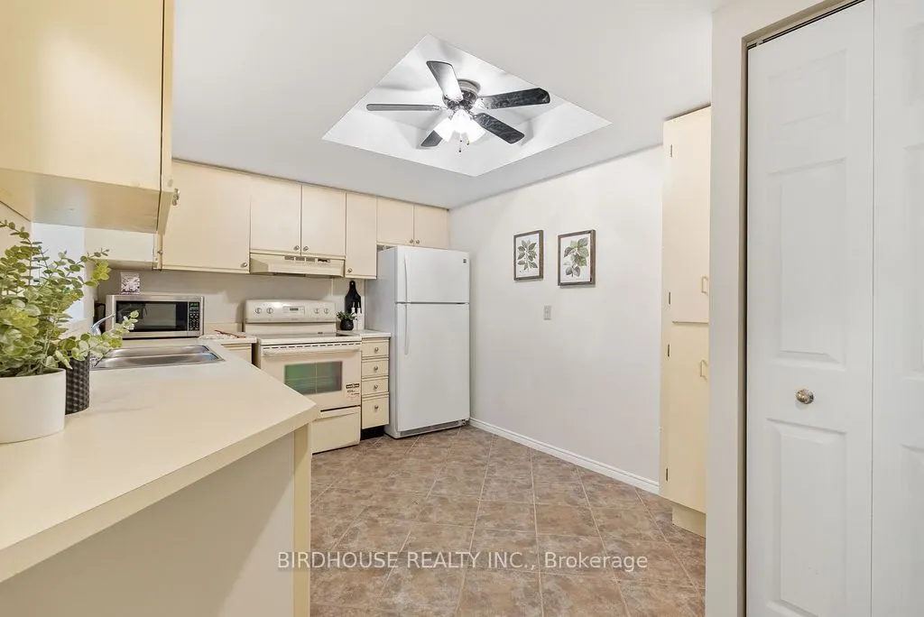 2 Heritage Way, #202