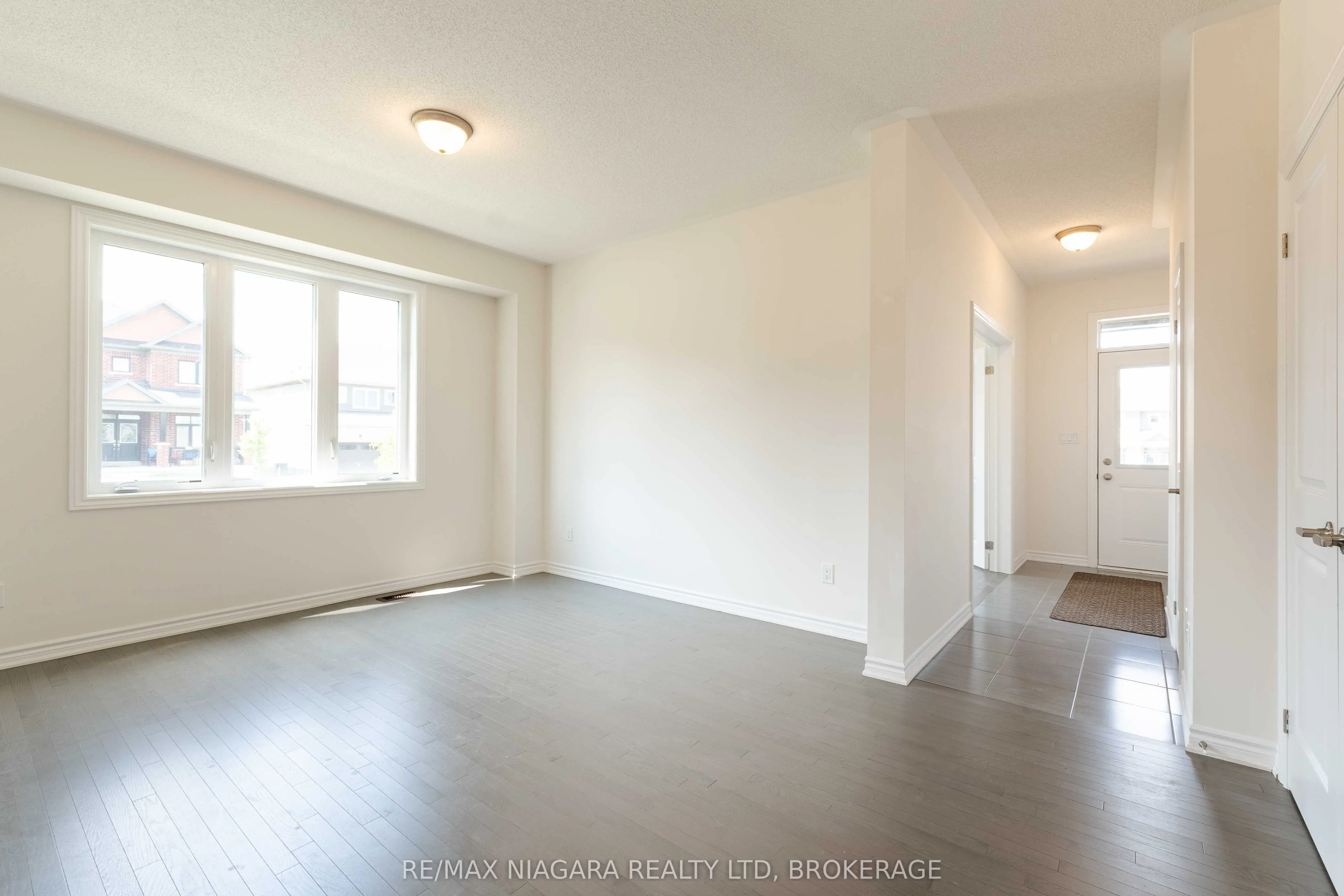 25 ORIOLE Crescent