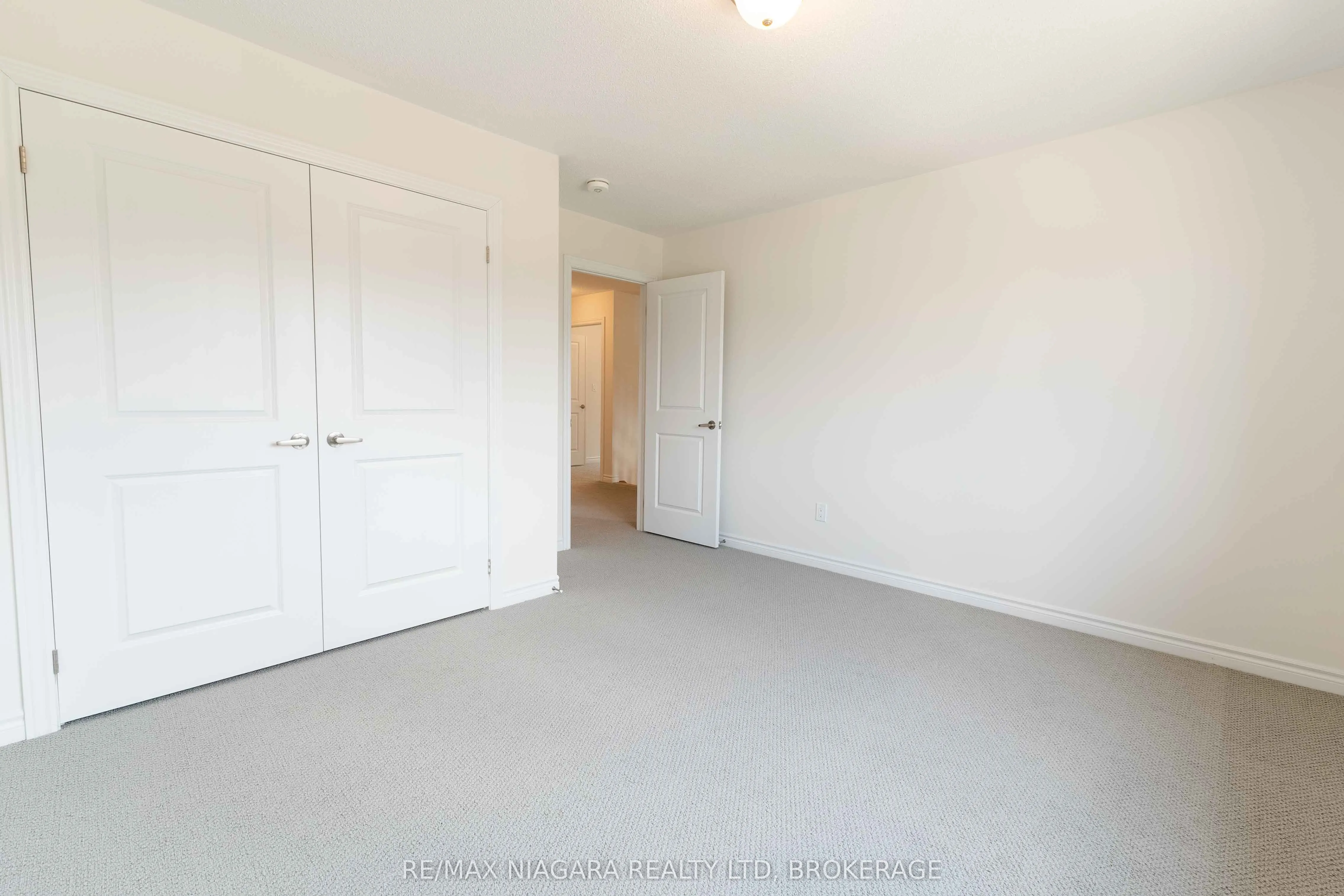 25 ORIOLE Crescent