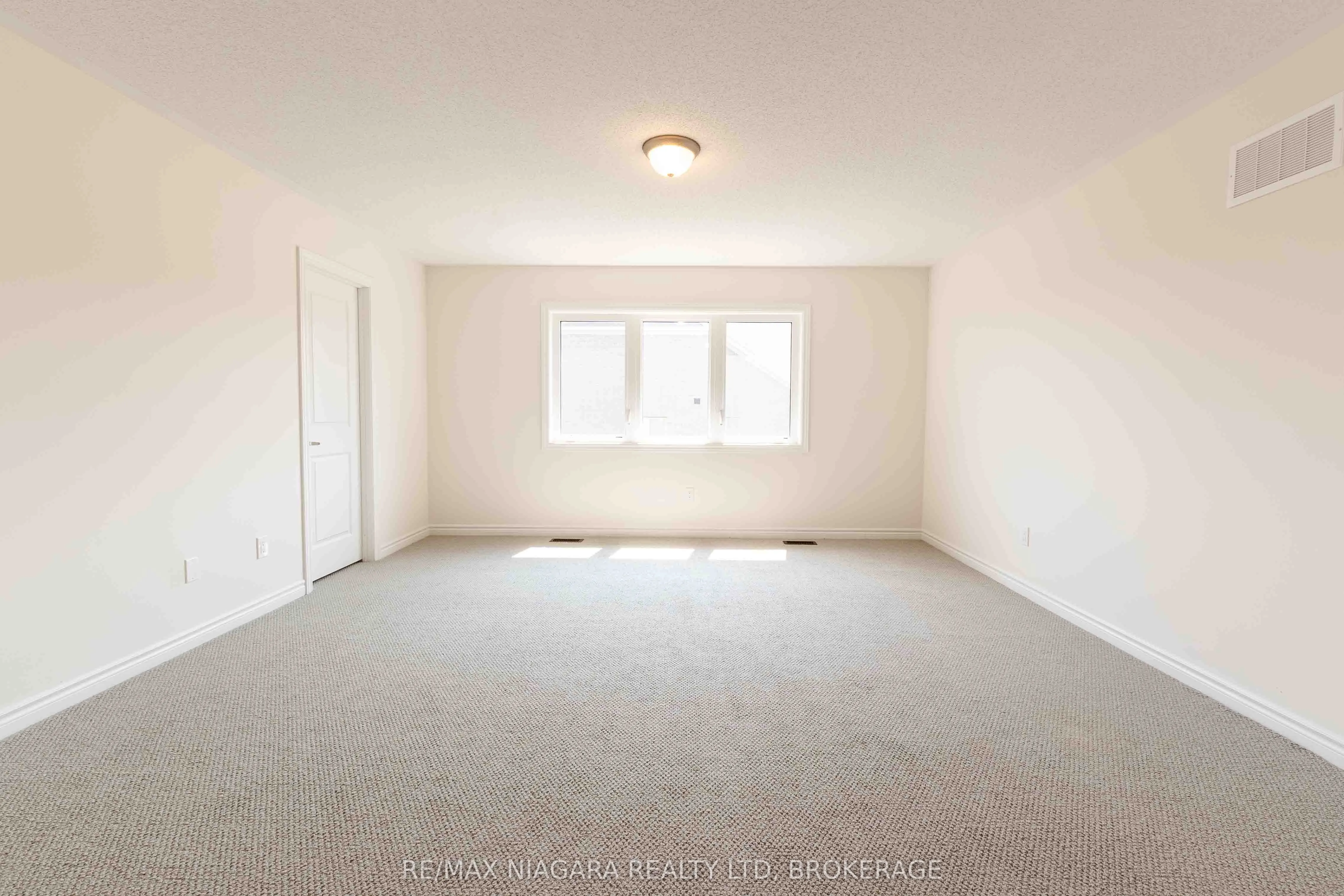 25 ORIOLE Crescent