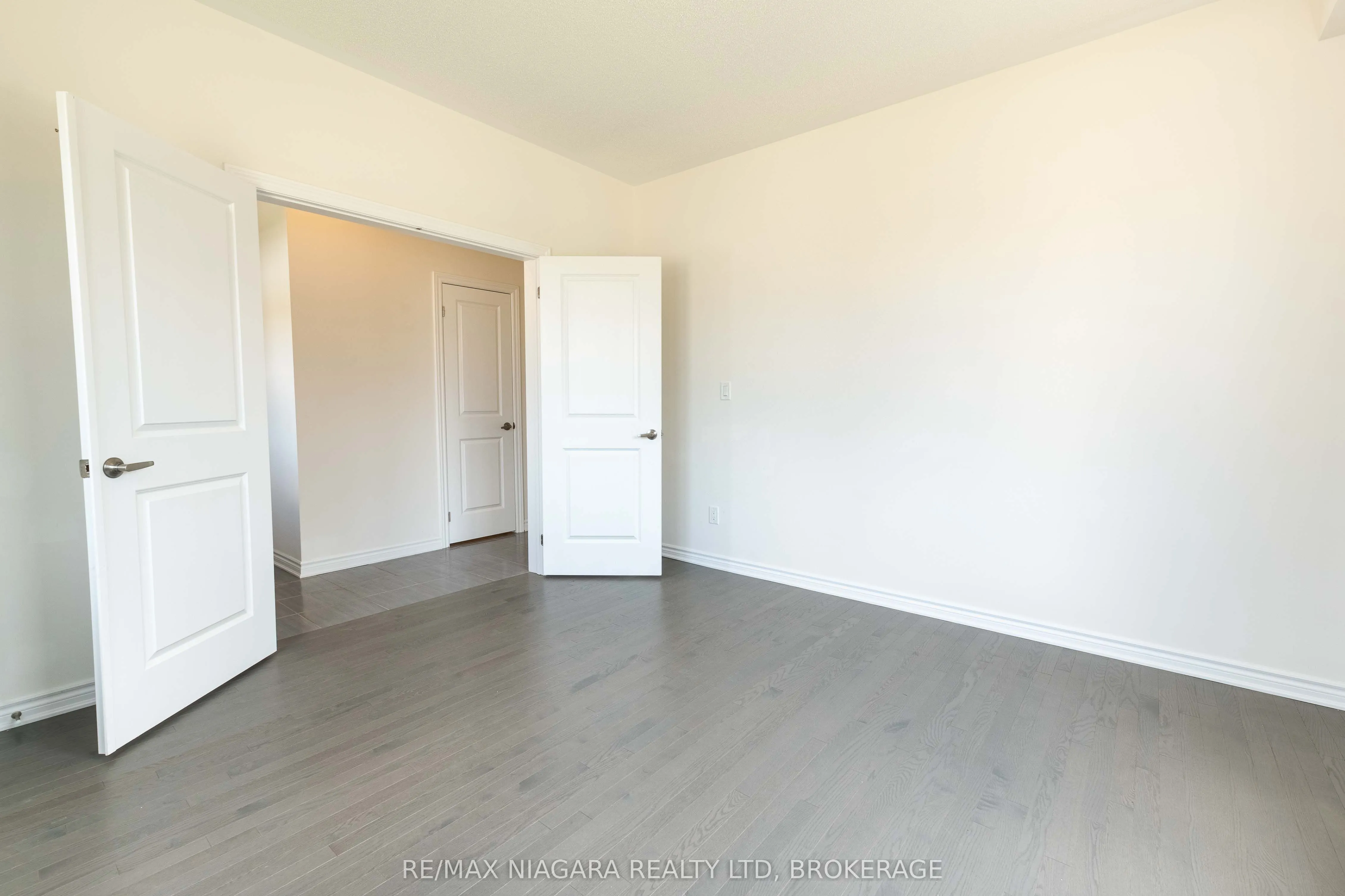 25 ORIOLE Crescent